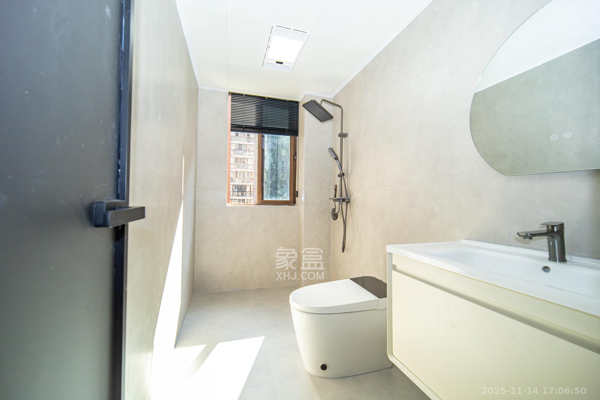 湖湾世景 5室2厅2卫 96.8万 湖湾世景 5室2厅2卫 96.8万卫生间