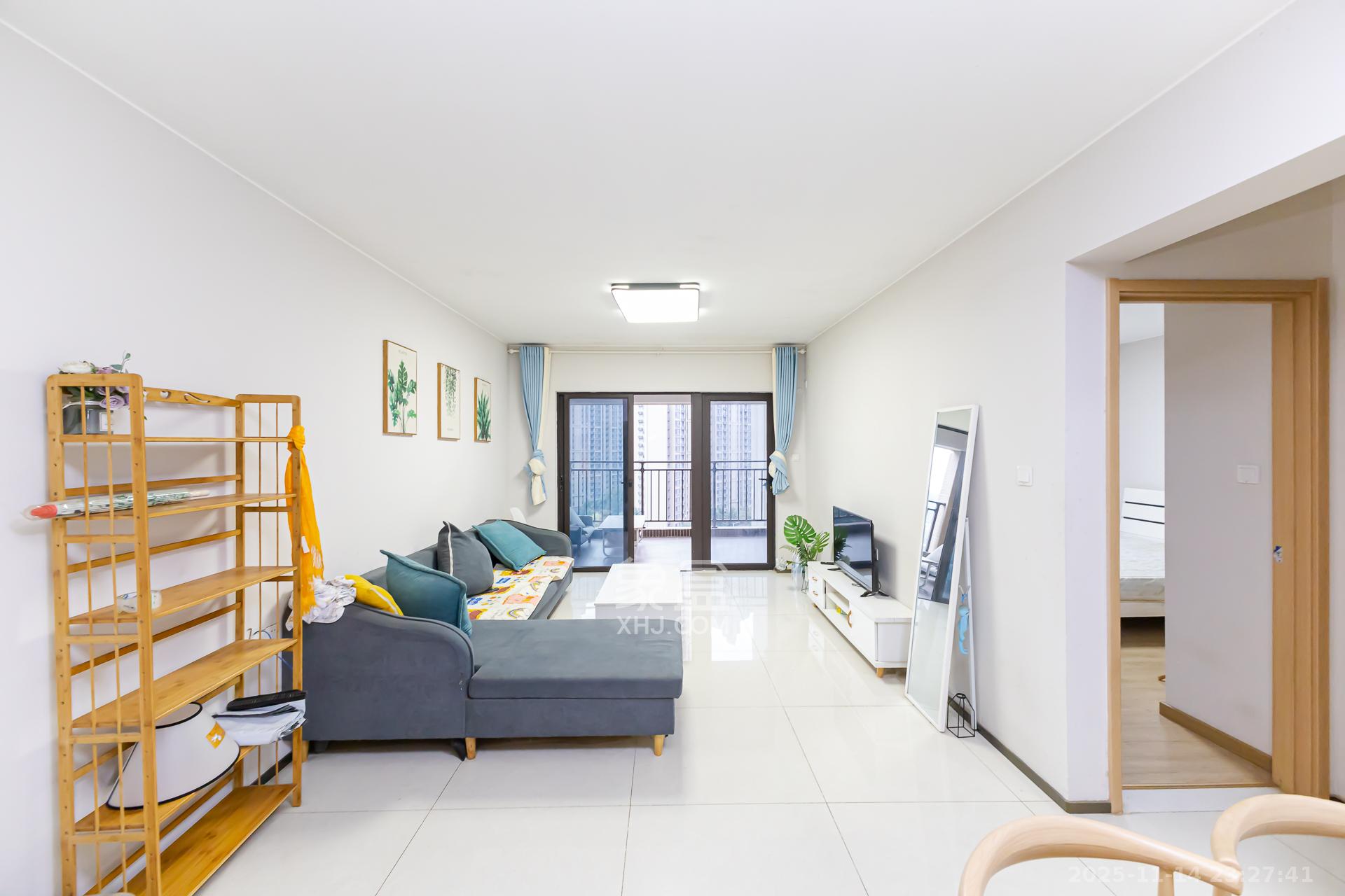 时代倾城二期 2室2厅1卫 58.0万 时代倾城二期 2室2厅1卫 58.0万客厅