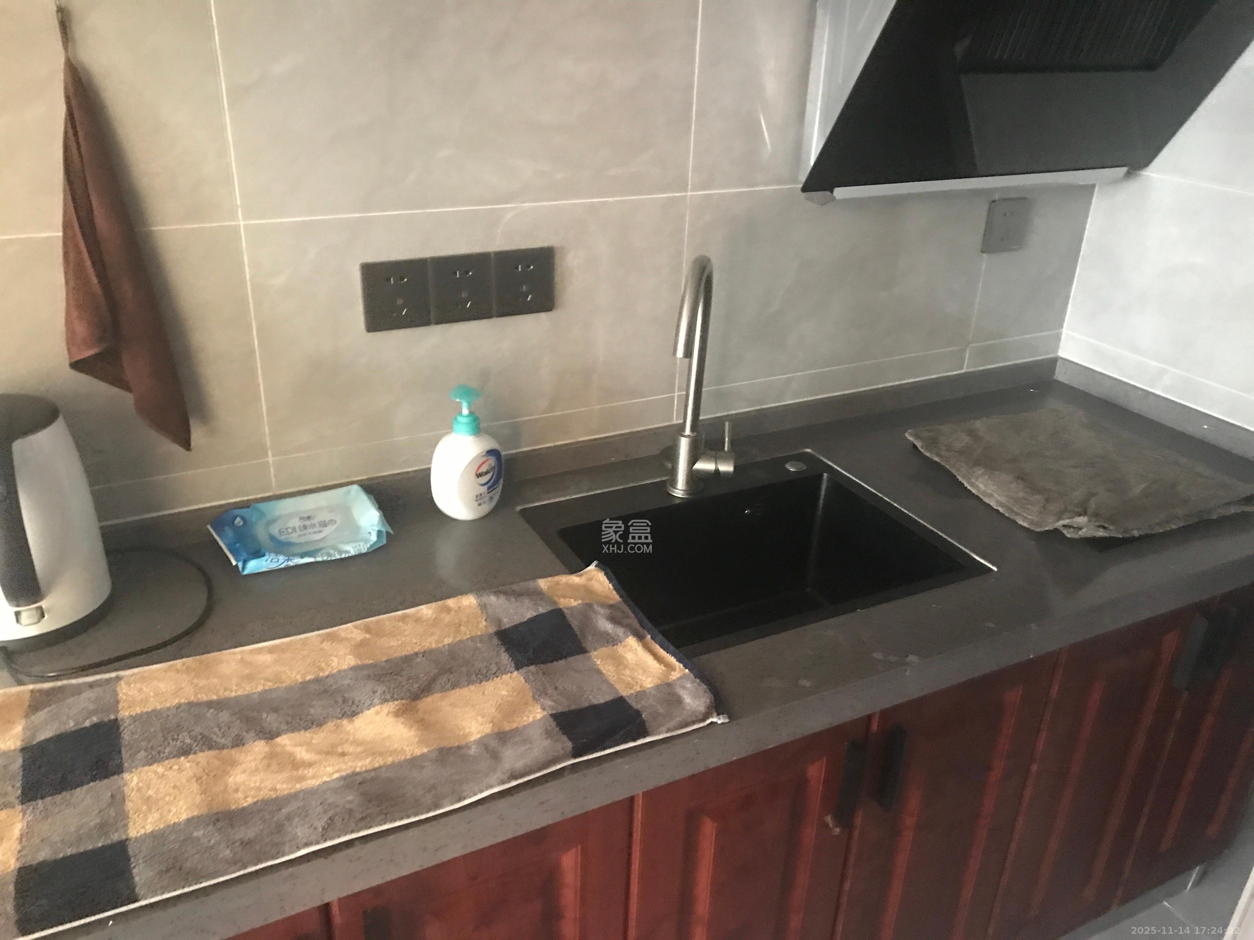 藏珑湖上公馆 1室0厅0卫 2600.0元/月 藏珑湖上公馆 1室0厅0卫 2600.0元/月室内图