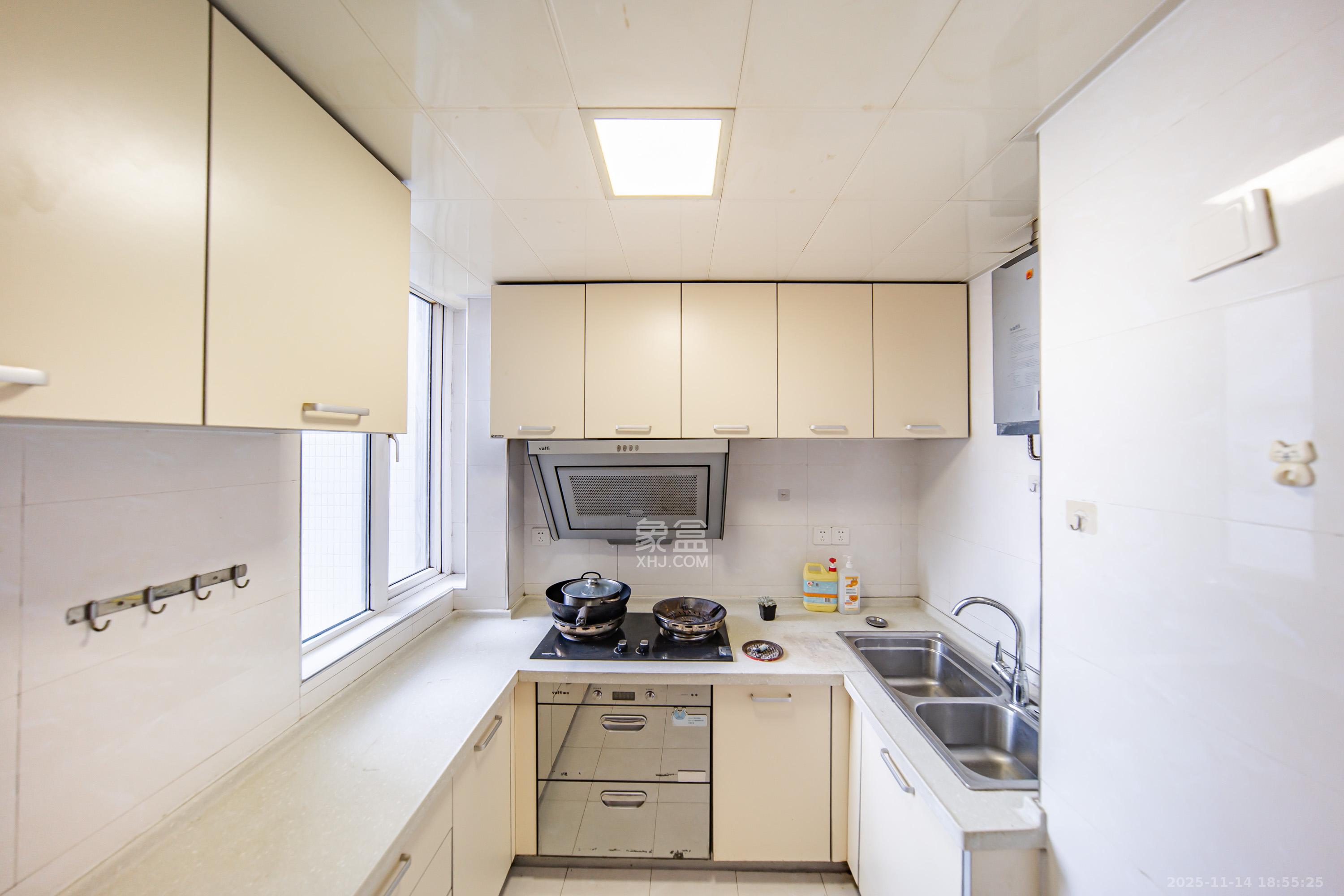 凯乐国际城  2室2厅1卫    89.0万厨房