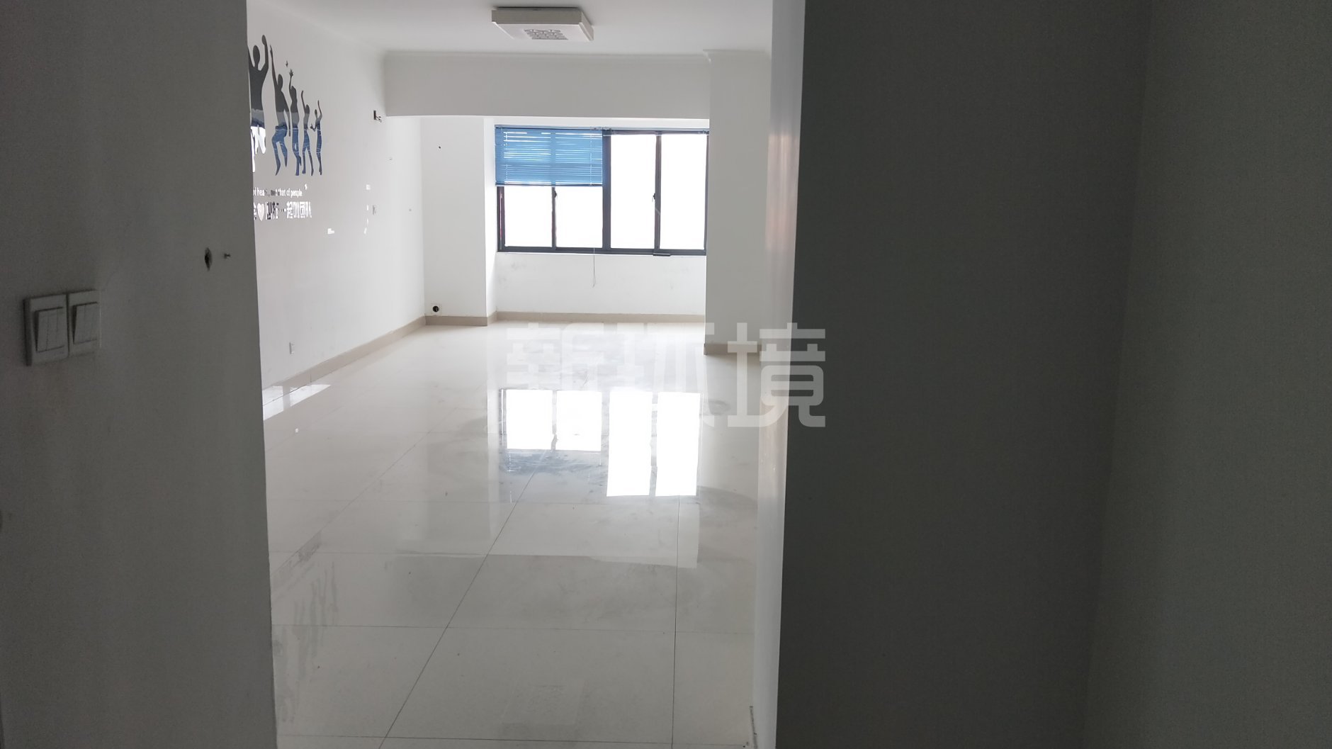 黄金大厦 1室1厅1卫 1000.0元/月 黄金大厦 1室1厅1卫 1000.0元/月室内图