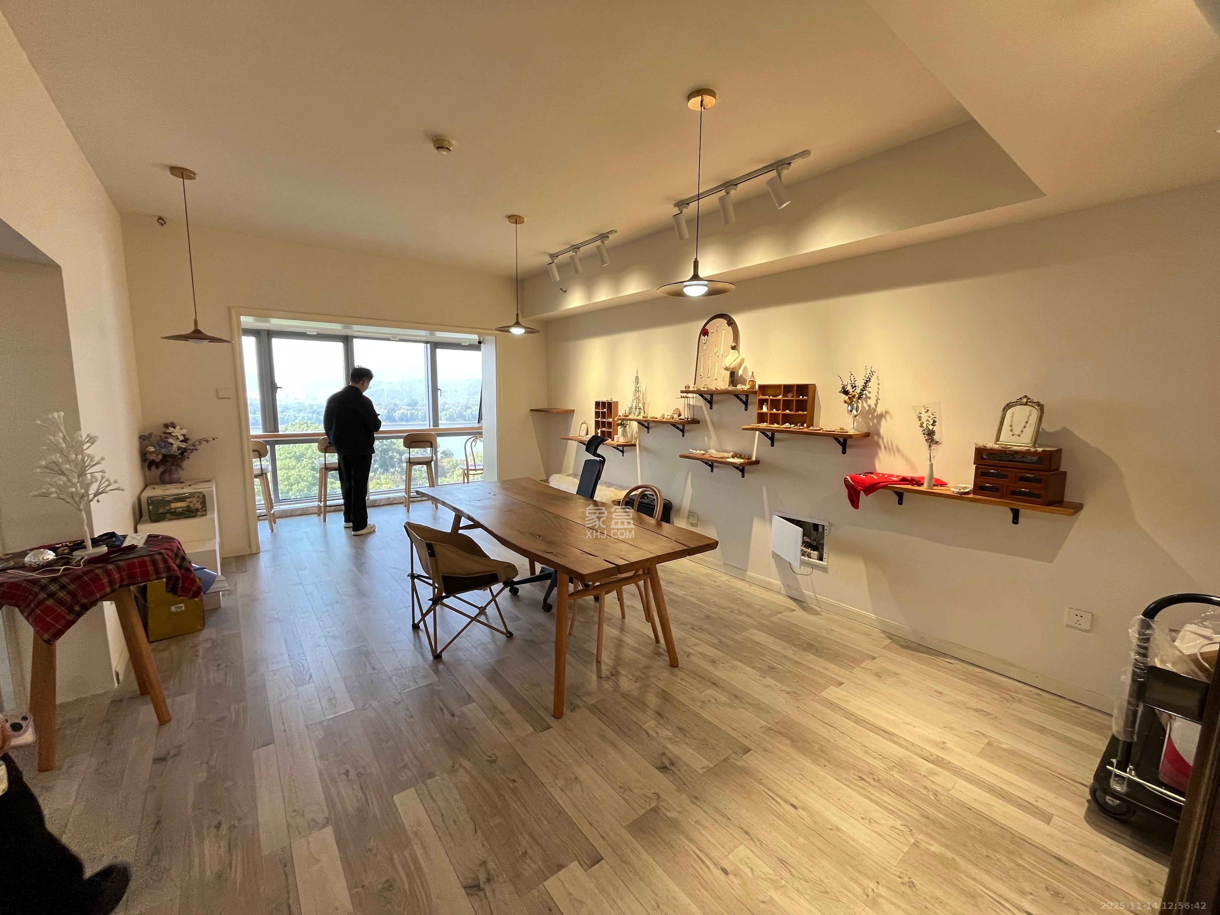 保利国际广场  1室2厅1卫    4500.0元/月