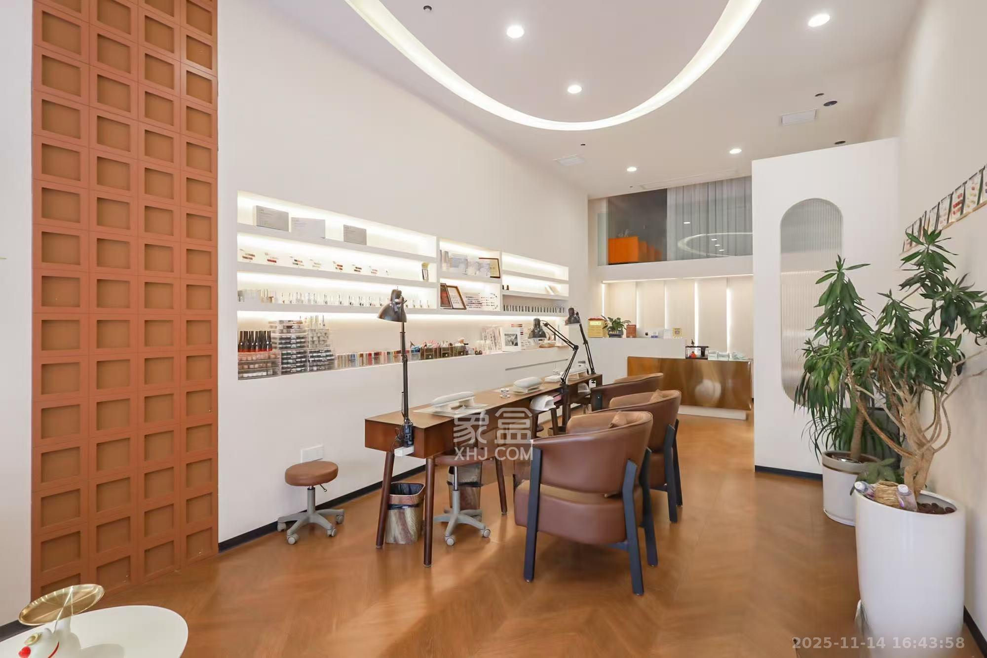 保利天禧C区   76.48㎡      7500.0元/月室内图