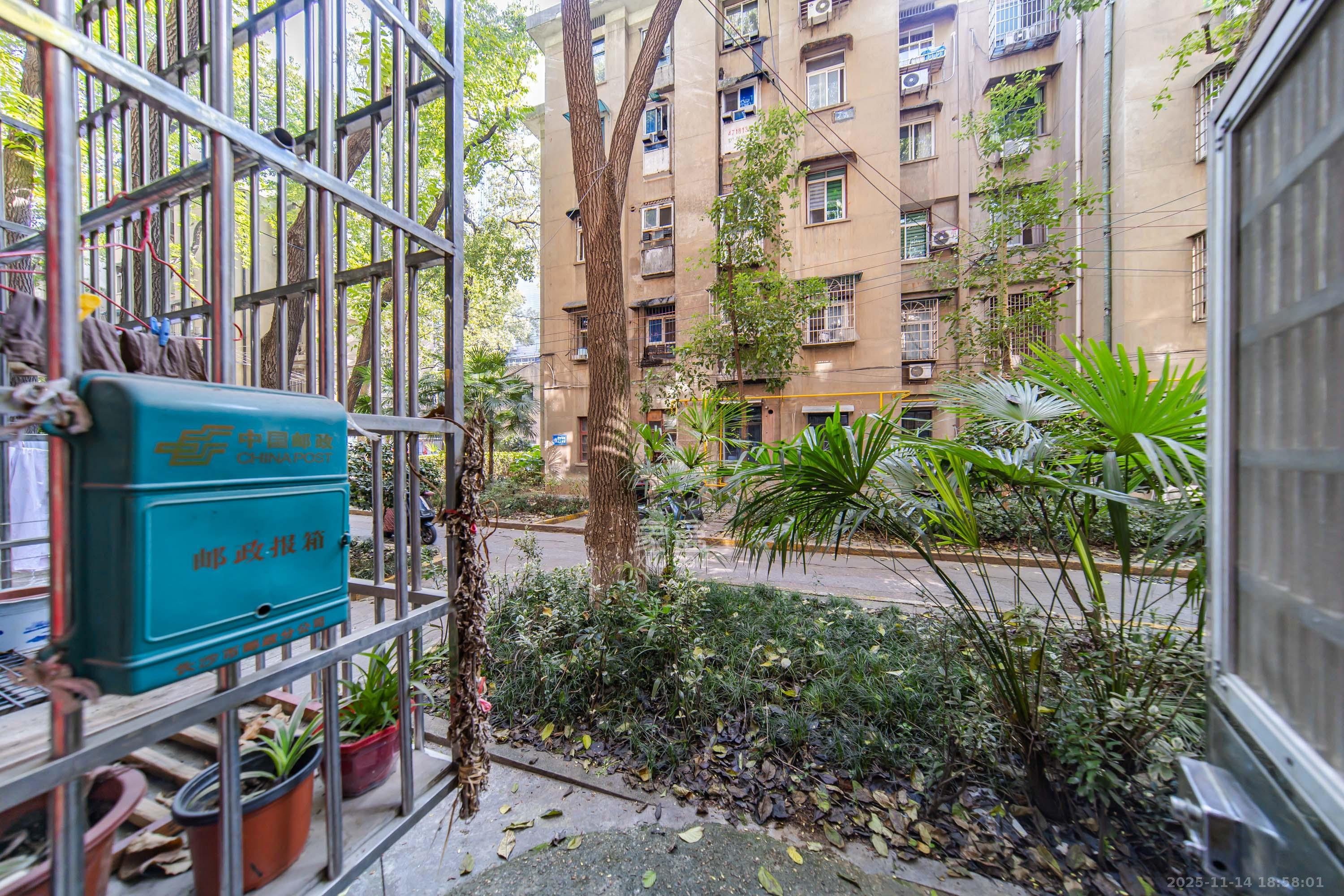 湘雅医院职工宿舍南院 3室1厅1卫 72.0万 湘雅医院职工宿舍南院 3室1厅1卫 72.0万其他