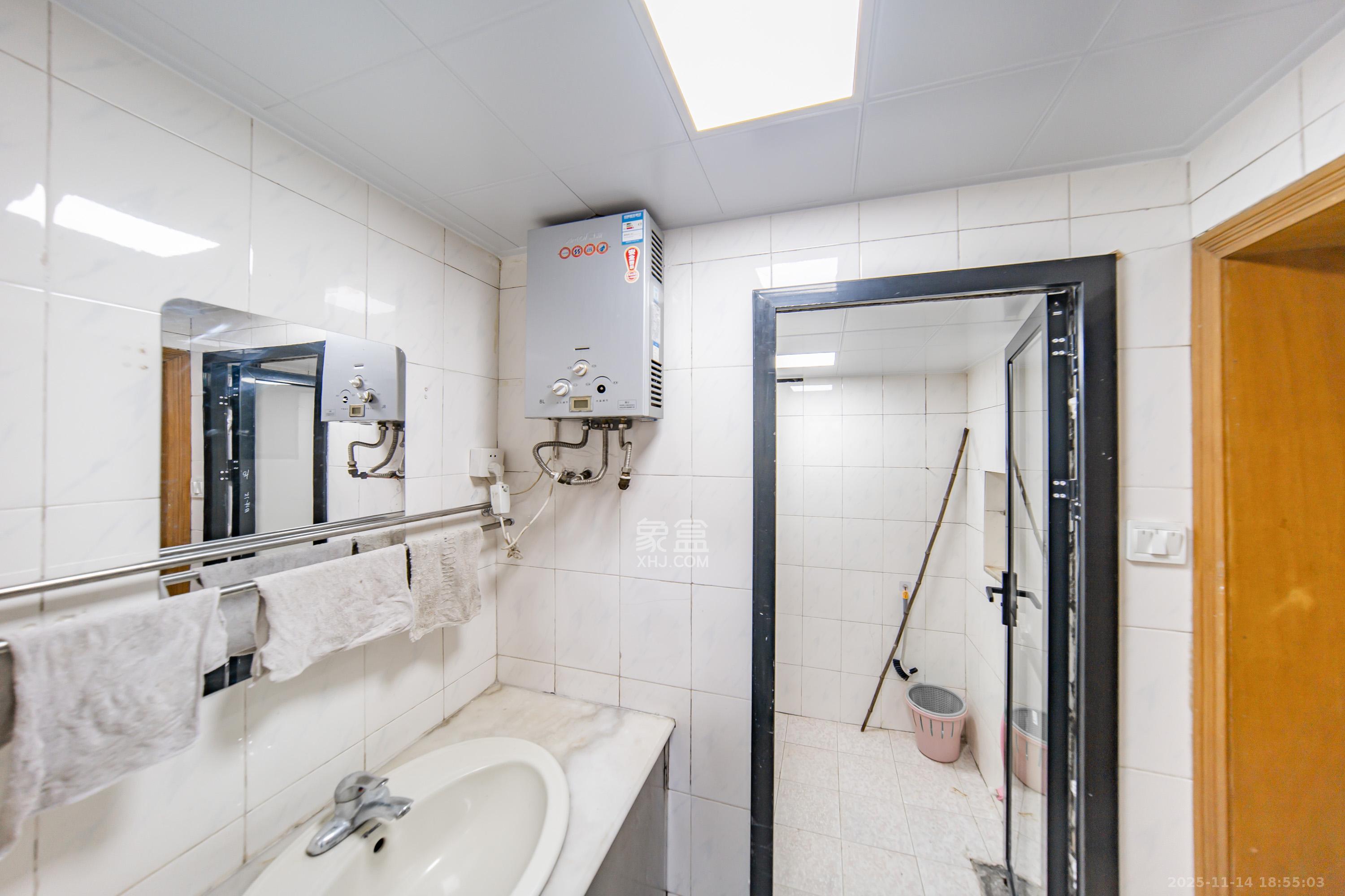 湘雅医学院(湘雅附一北院) 3室2厅1卫 65.0万 湘雅医学院(湘雅附一北院) 3室2厅1卫 65.0万卫生间