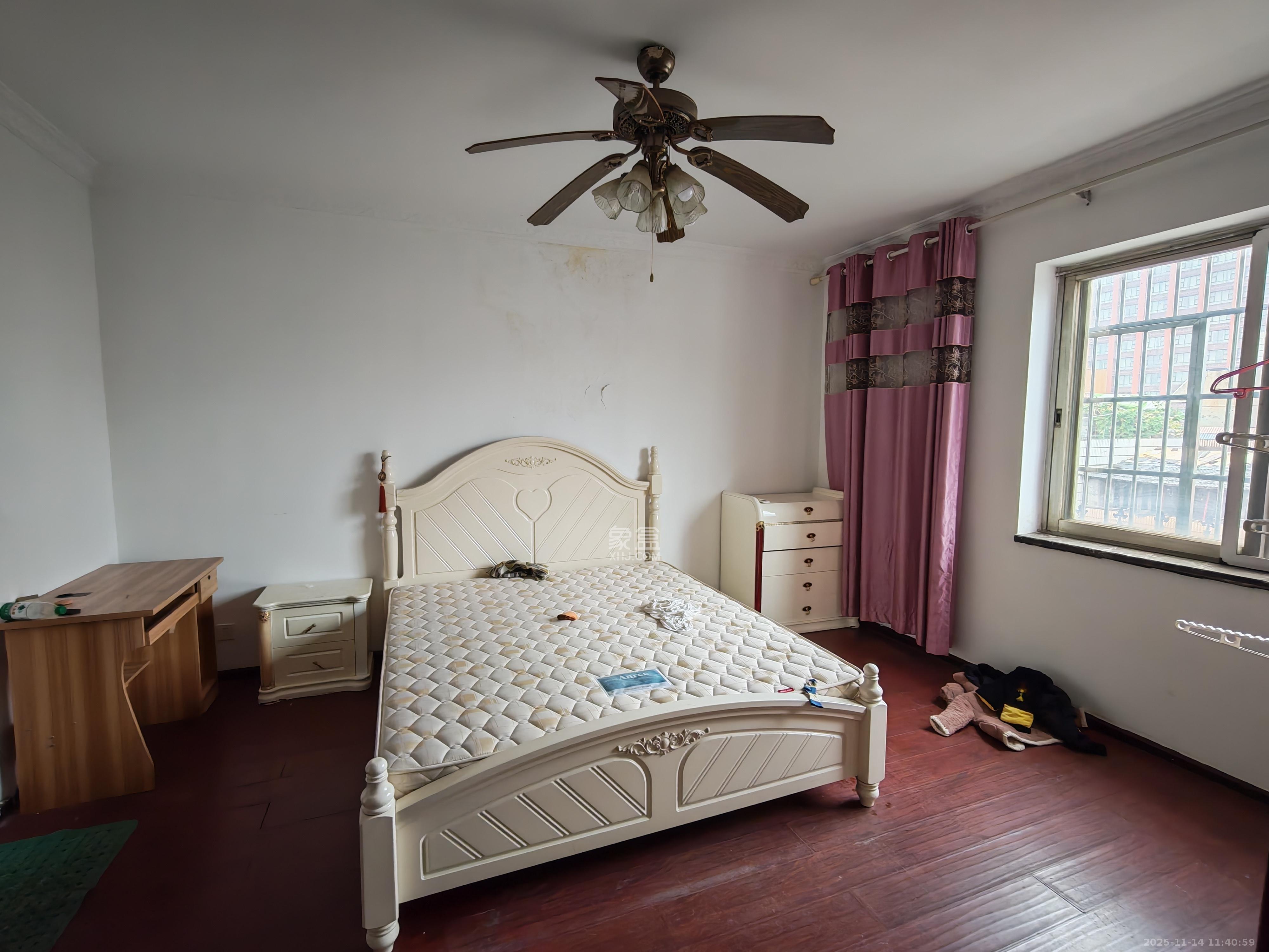 洞井商贸城  5室3厅2卫    2800.0元/月室内图