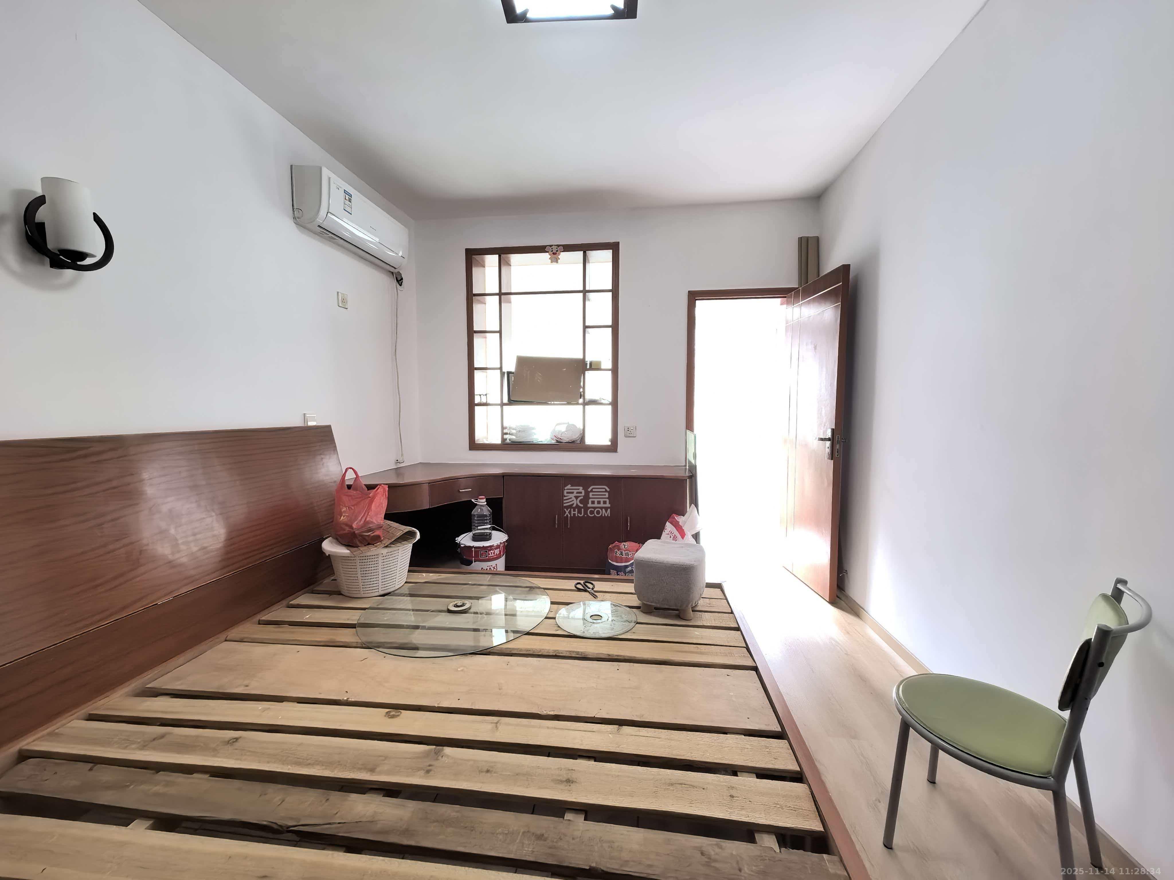 东风二村社区房 2室1厅1卫 2000.0元/月 东风二村社区房 2室1厅1卫 2000.0元/月室内图