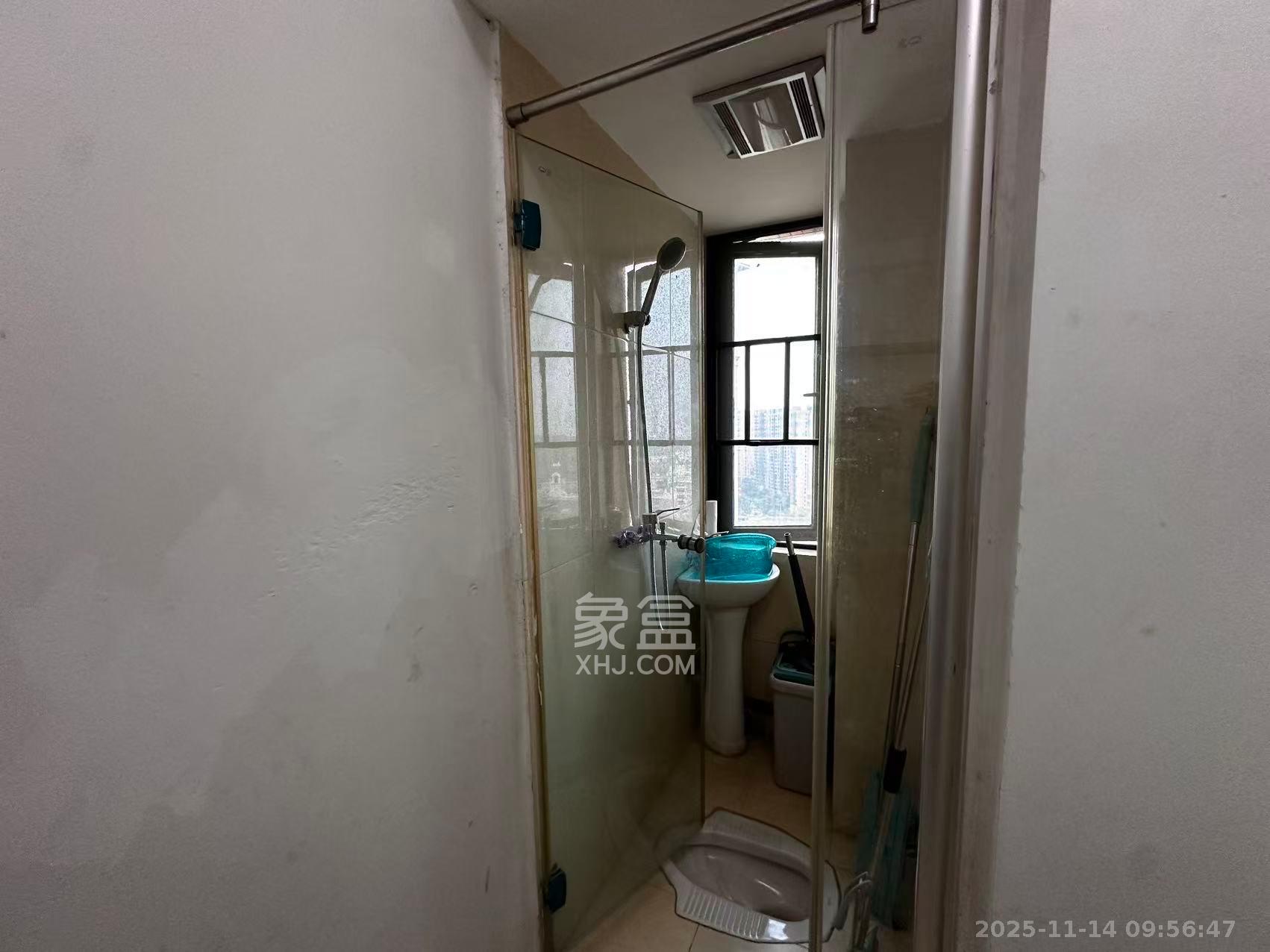 恒大雅苑 4室2厅2卫 4500.0元/月 恒大雅苑 4室2厅2卫 4500.0元/月室内图