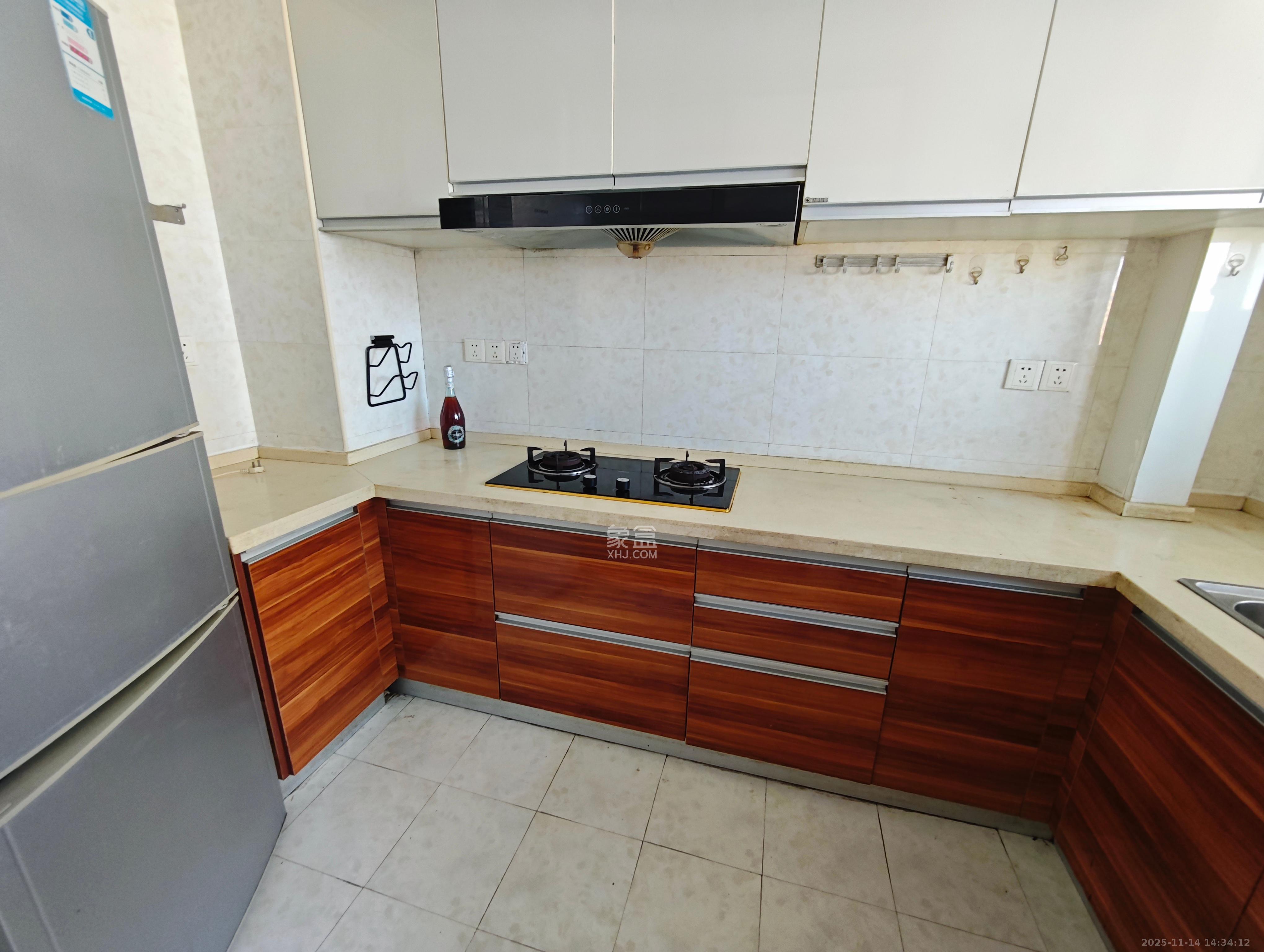 融科东南海 4室2厅2卫 3200.0元/月 融科东南海 4室2厅2卫 3200.0元/月室内图