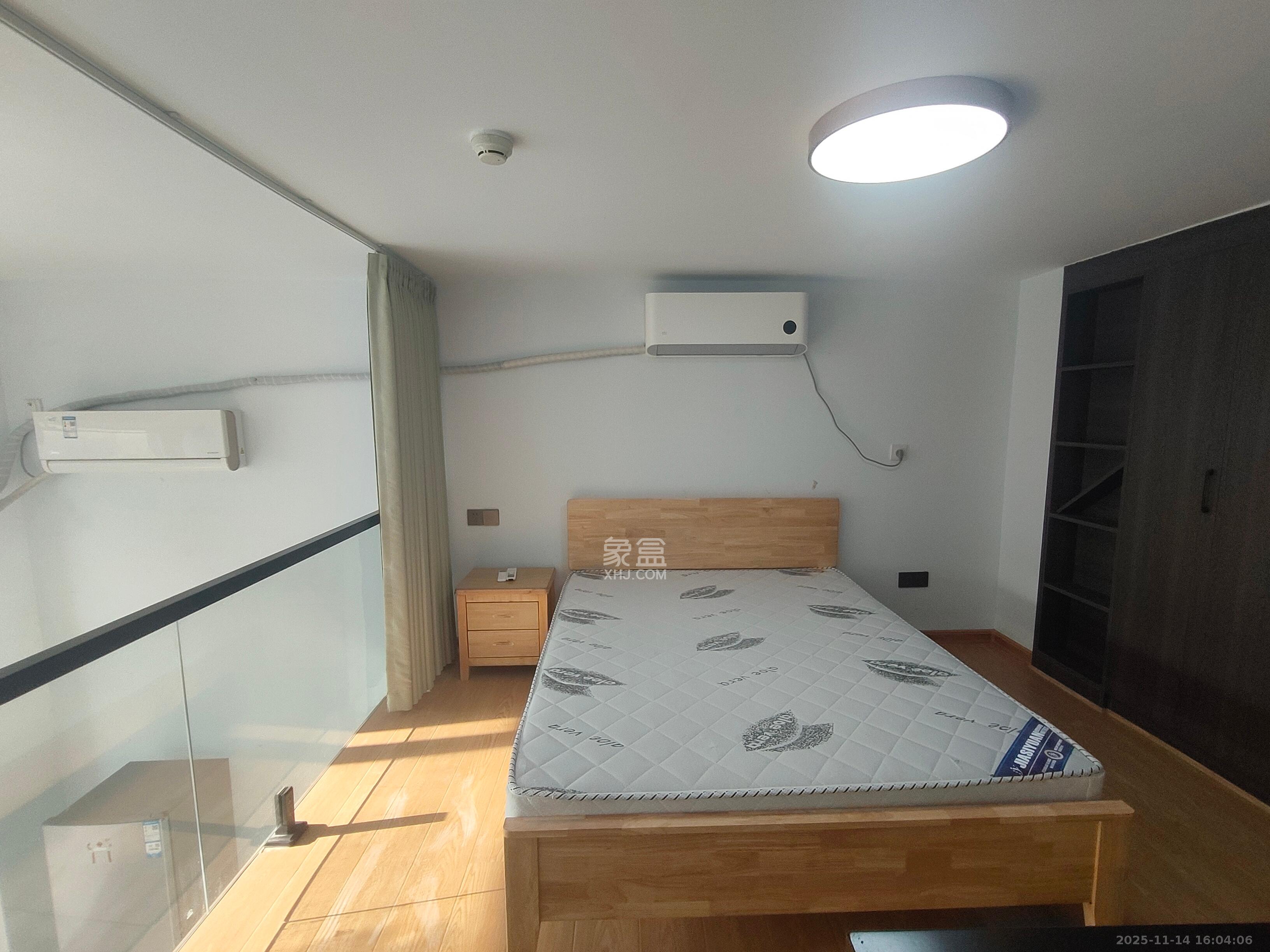 天麓轻奢国际  1室1厅1卫    1600.0元/月室内图