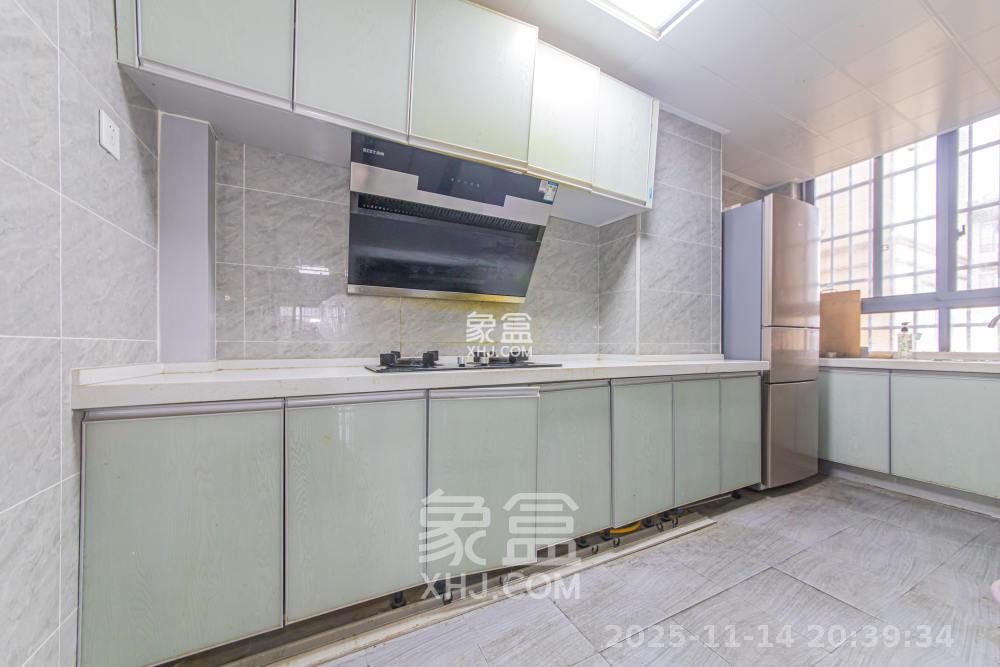 中建芙蓉嘉苑  3室2厅2卫    2800.0元/月室内图