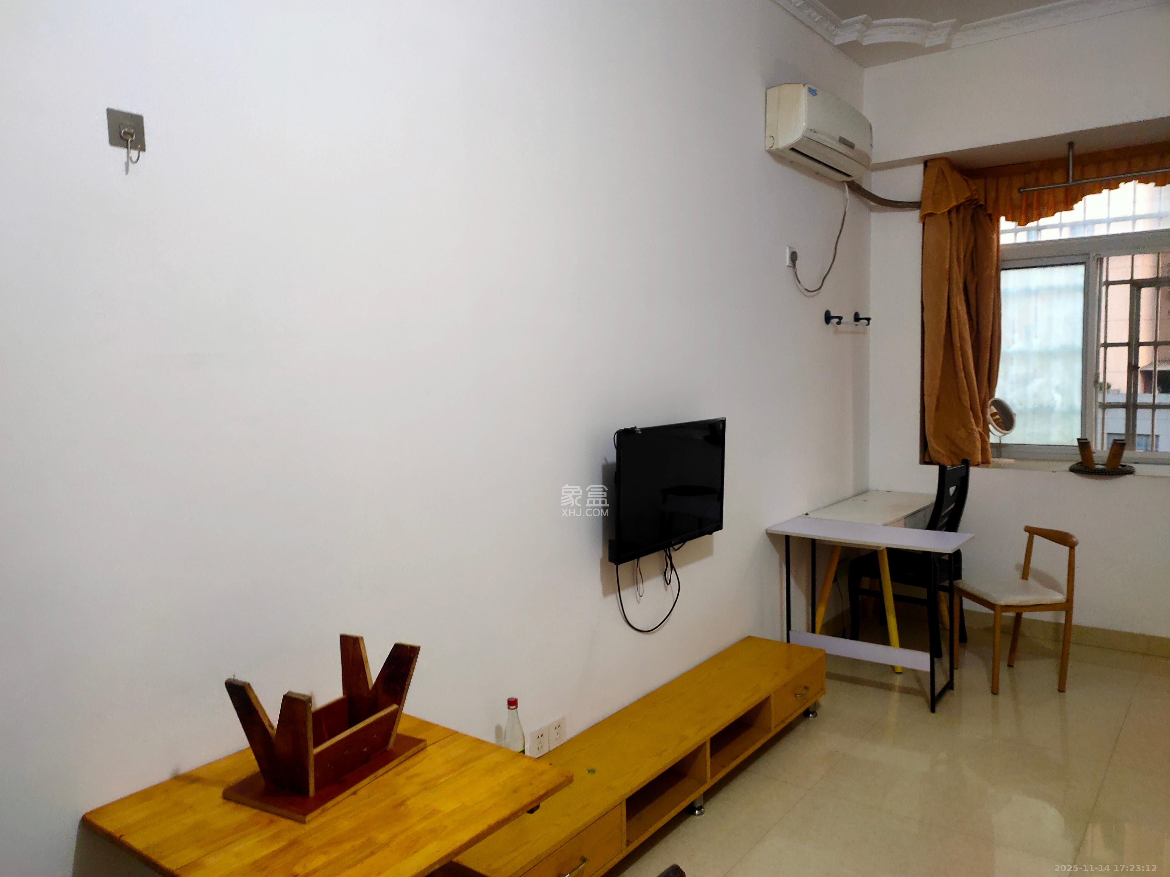 骑龙安置小区 1室1厅1卫 1200.0元/月 骑龙安置小区 1室1厅1卫 1200.0元/月室内图