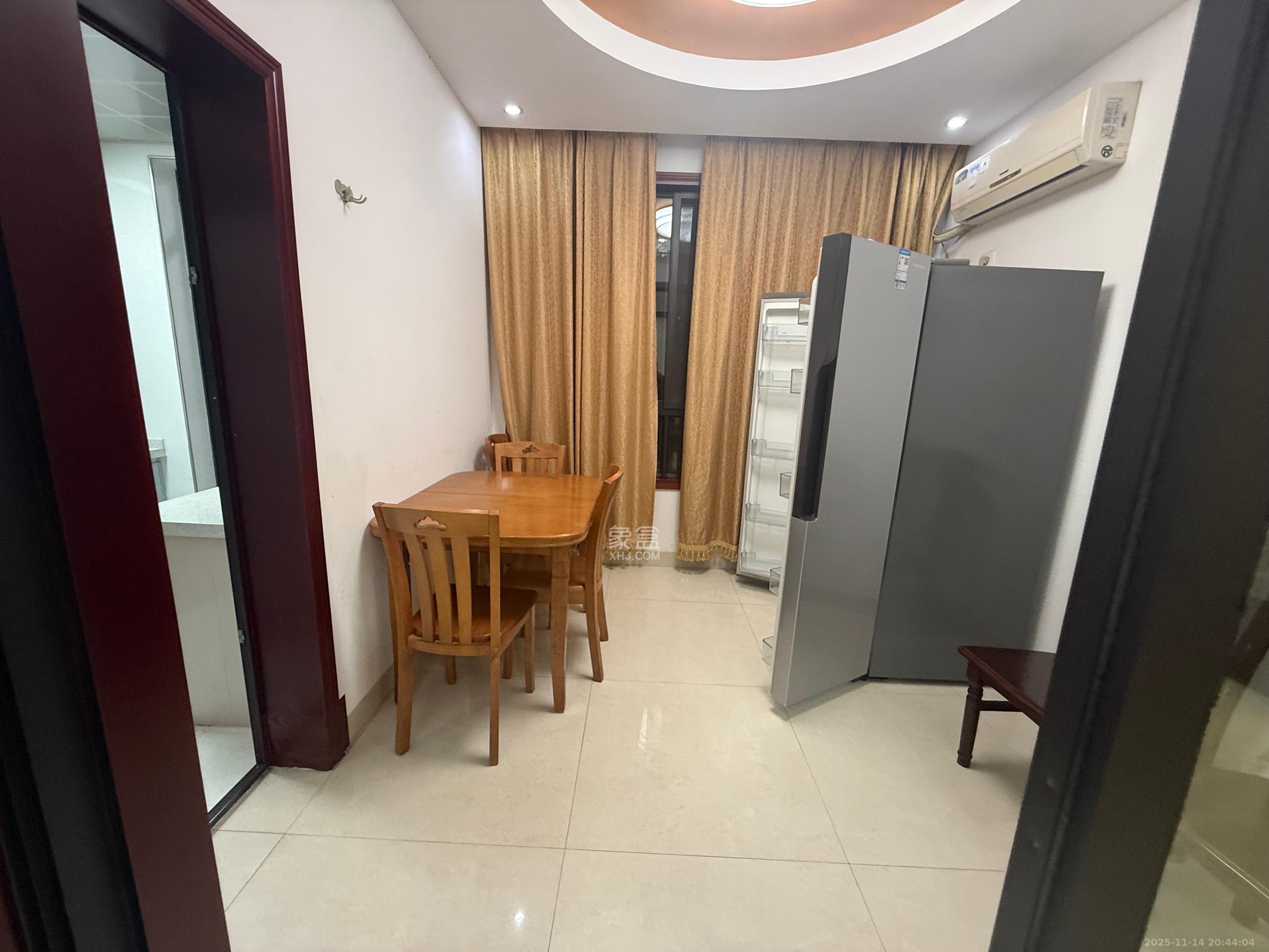 华润凤凰城一期 3室2厅2卫 2000.0元/月 华润凤凰城一期 3室2厅2卫 2000.0元/月室内图