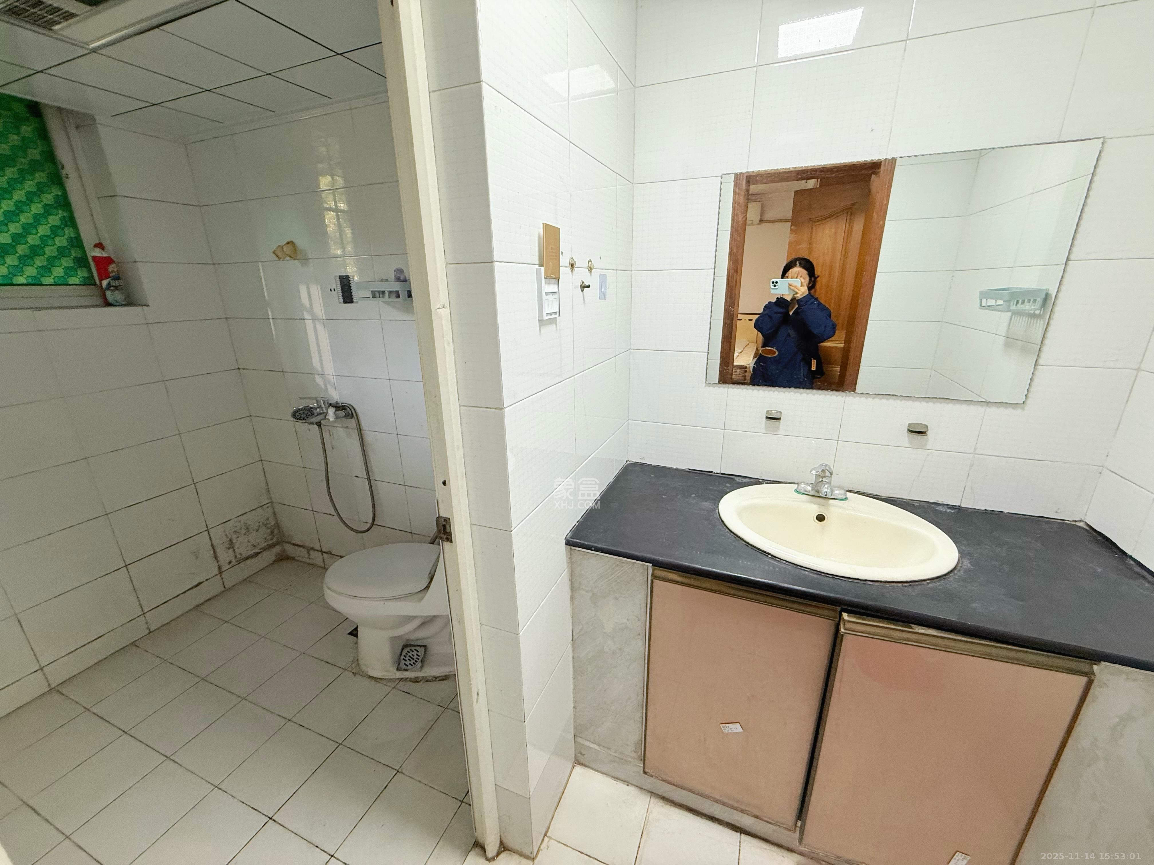 恩瑞麓山名园（龙王港小区）  3室2厅2卫    2100.0元/月室内图