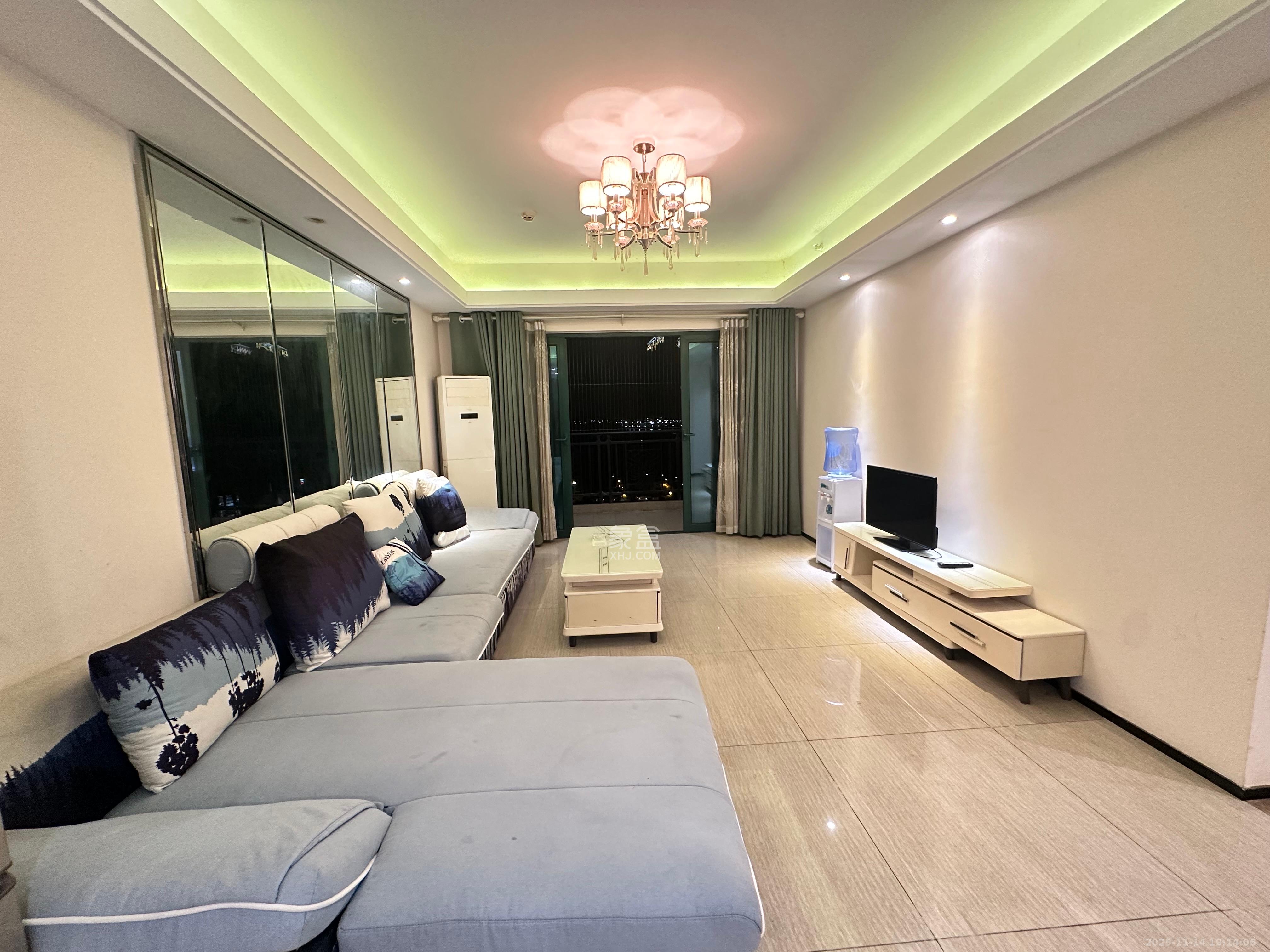 恒大翡翠华庭 2室2厅1卫 2100.0元/月 恒大翡翠华庭 2室2厅1卫 2100.0元/月室内图