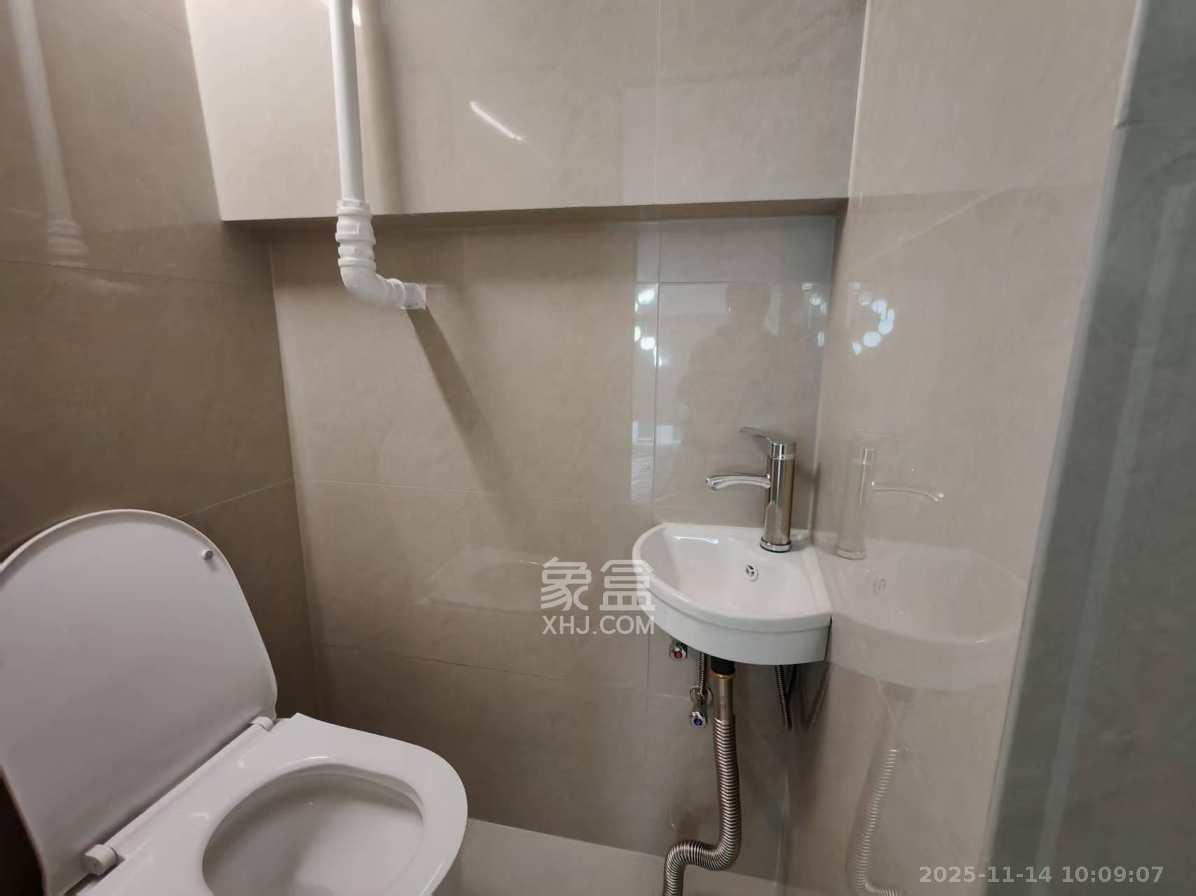 恒伟星中心  2室1厅2卫    2200.0元/月室内图