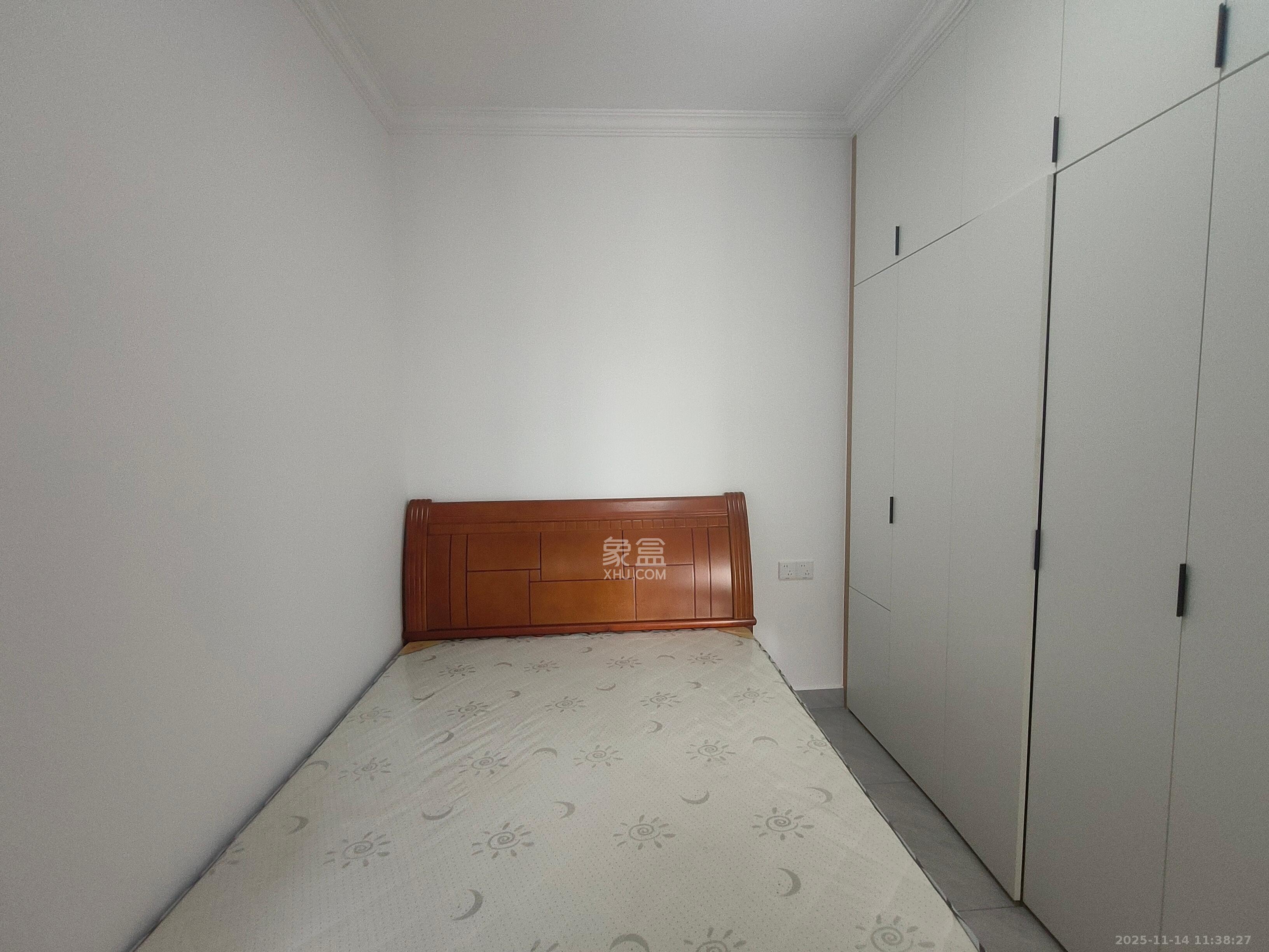 山水新城 2室2厅1卫 2000.0元/月 山水新城 2室2厅1卫 2000.0元/月室内图