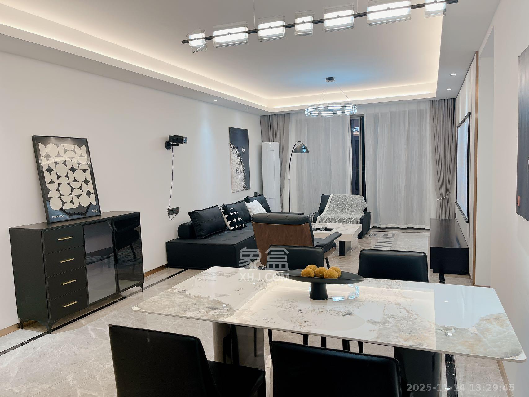 旭辉雨花郡 4室2厅2卫 5500.0元/月 旭辉雨花郡 4室2厅2卫 5500.0元/月室内图