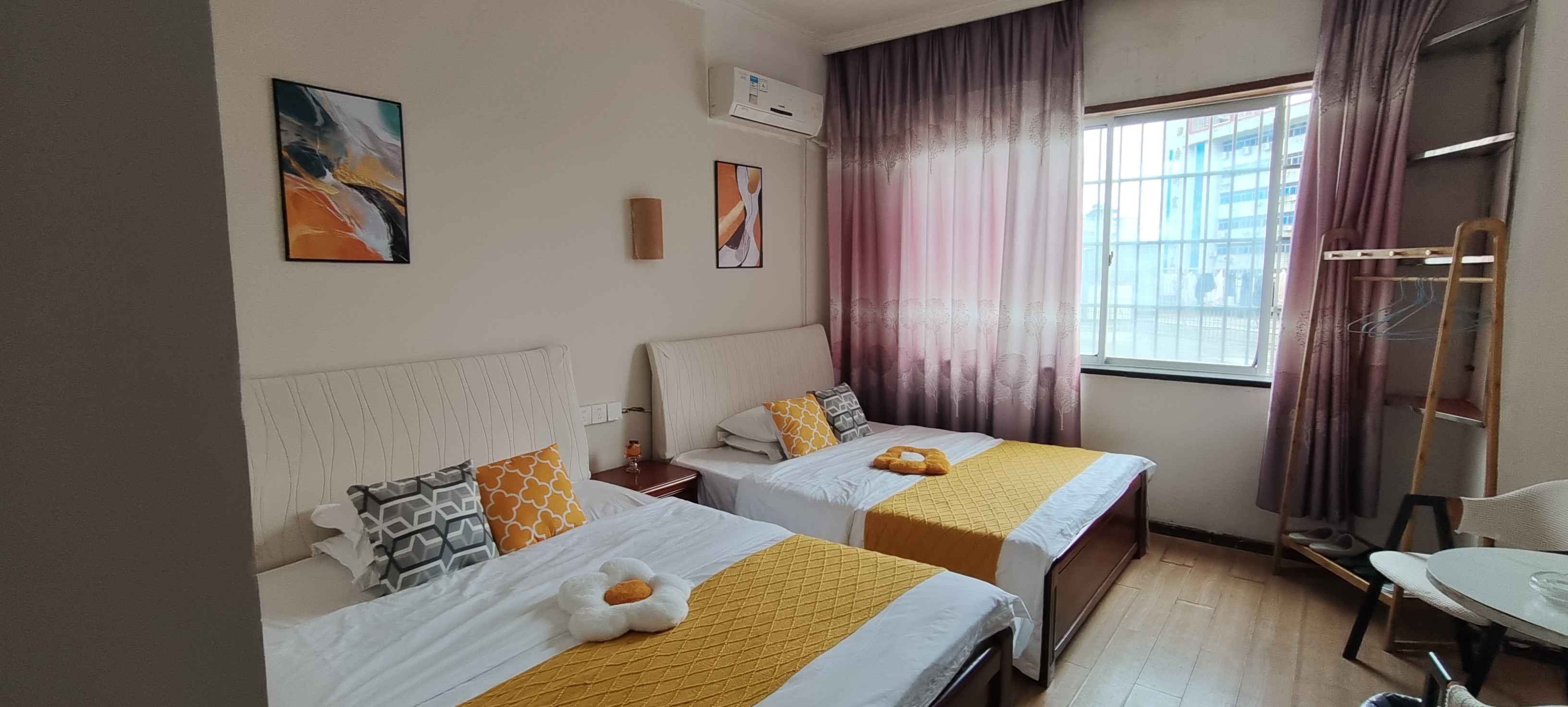 鸿运数码广场  1室1厅1卫    1000.0元/月