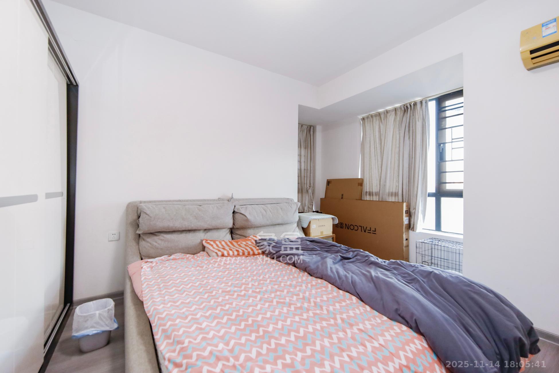 新盛珑璟台  2室2厅1卫    75.8万卧室