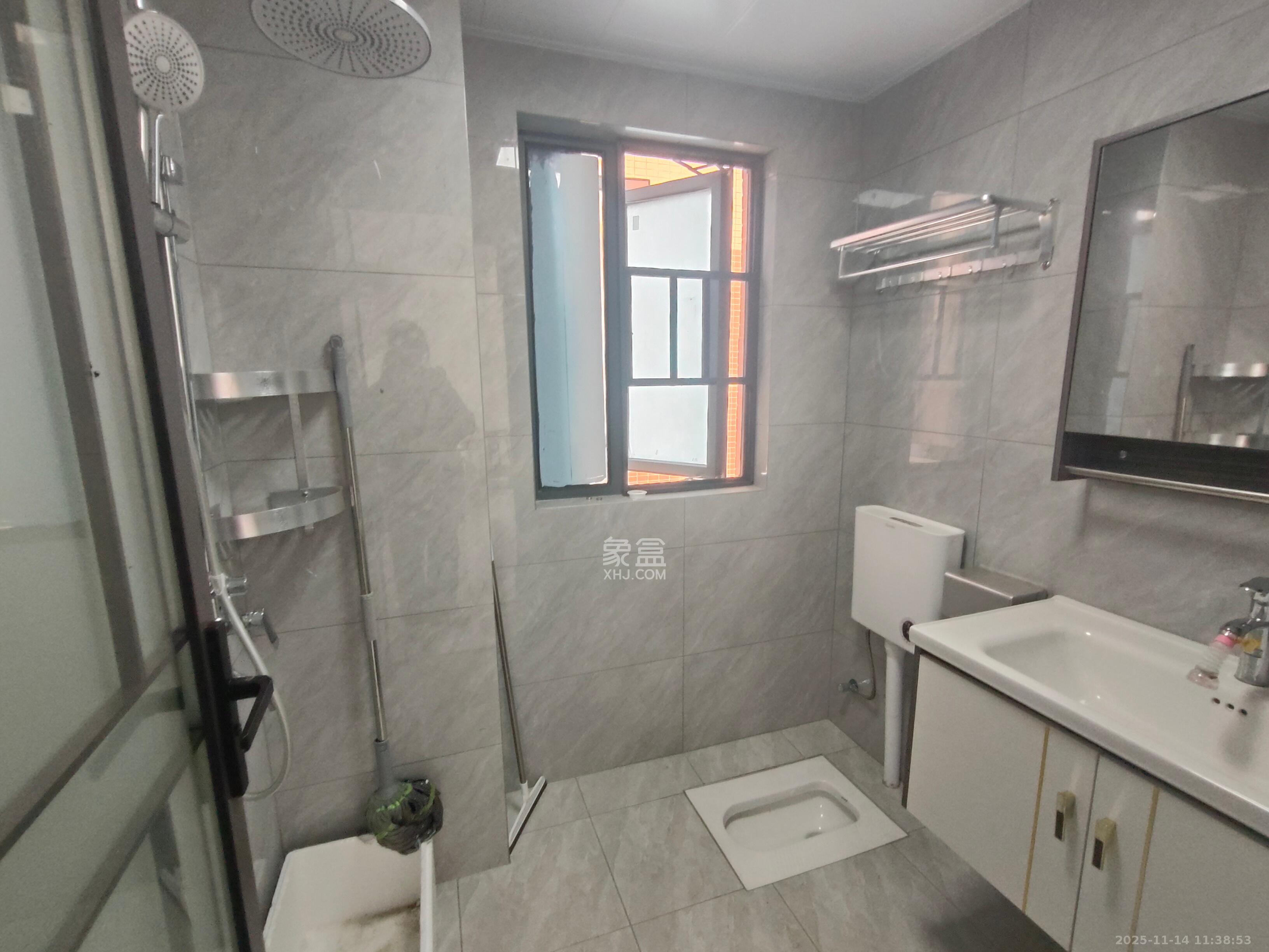 山水新城 2室2厅1卫 2000.0元/月 山水新城 2室2厅1卫 2000.0元/月室内图