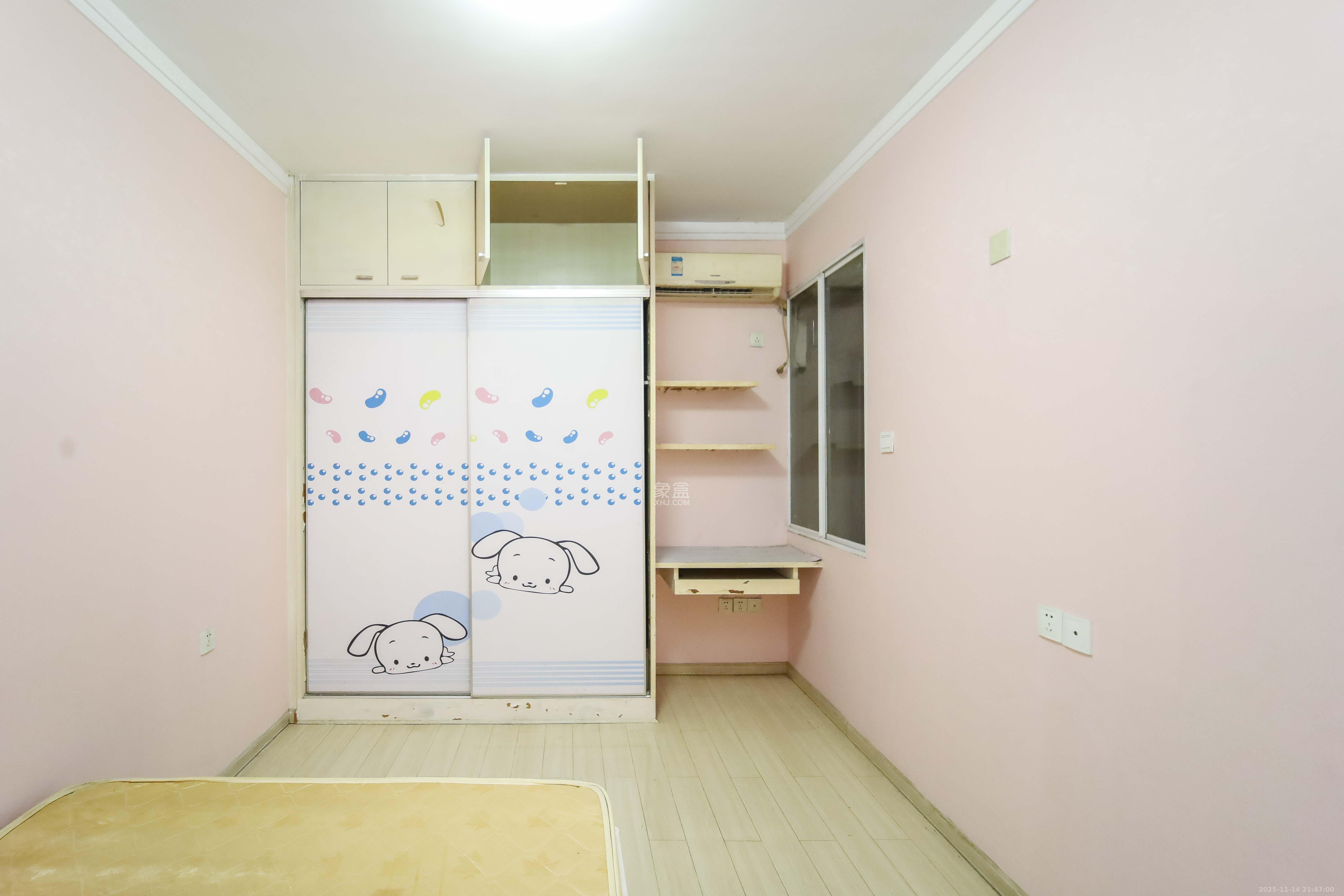 上东辛顿公寓 2室2厅1卫 70.0万 上东辛顿公寓 2室2厅1卫 70.0万卧室