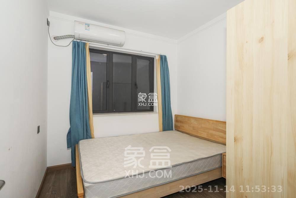 招商华发依云曦城  4室2厅2卫    2600.0元/月室内图