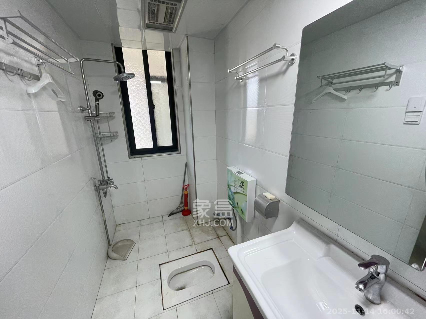 海林馨香雅苑  4室2厅2卫    2800.0元/月室内图