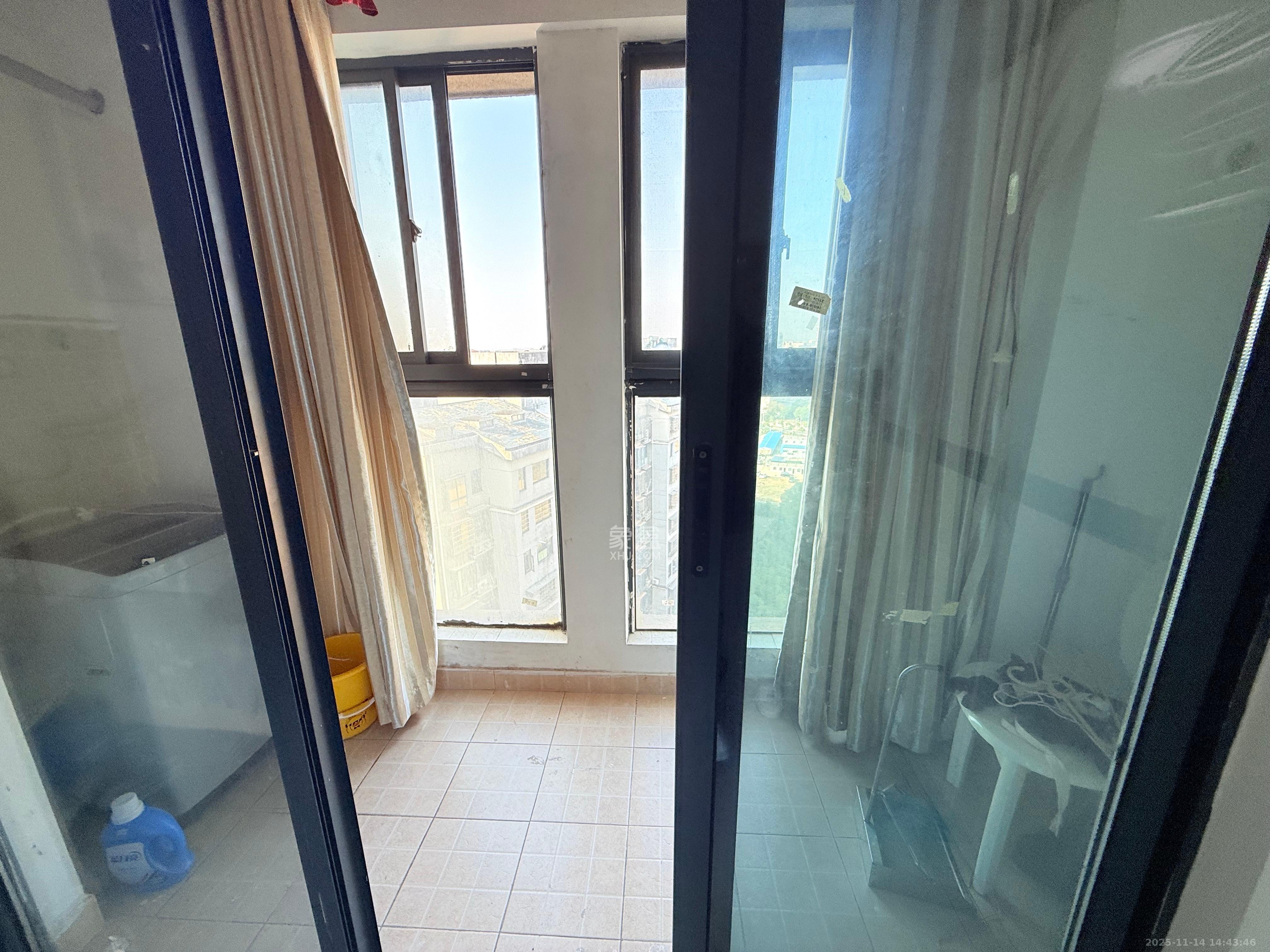 鑫远微中心 1室1厅1卫 1200.0元/月 鑫远微中心 1室1厅1卫 1200.0元/月室内图