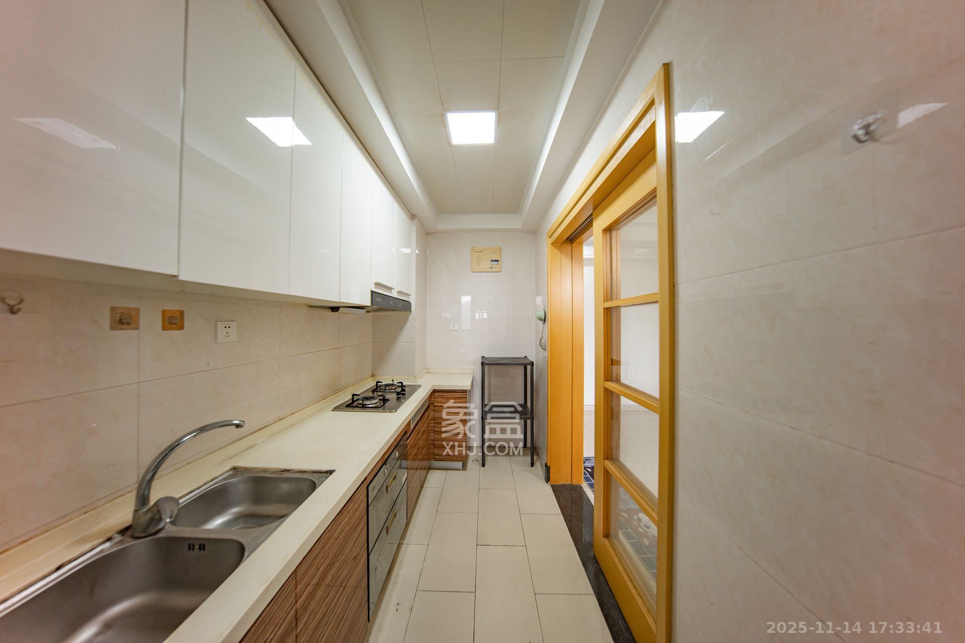 中海国际四期 3室2厅2卫 2300.0元/月 中海国际四期 3室2厅2卫 2300.0元/月室内图