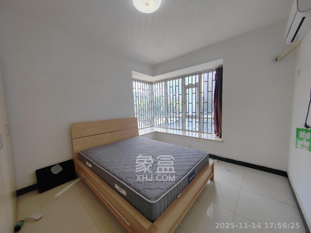 泊爱蓝湾  2室2厅1卫    2200.0元/月室内图