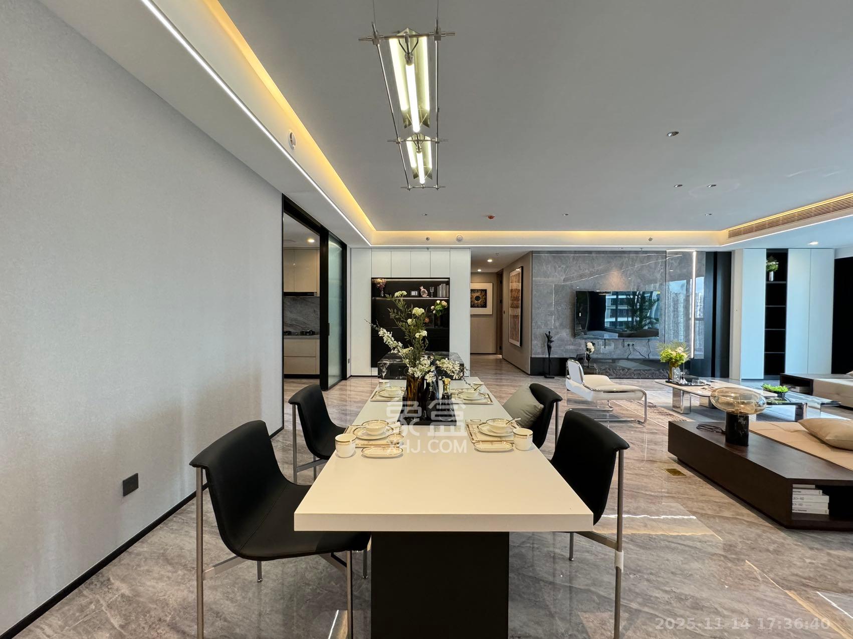 旭辉铂悦湘江  4室2厅4卫    16800.0元/月室内图