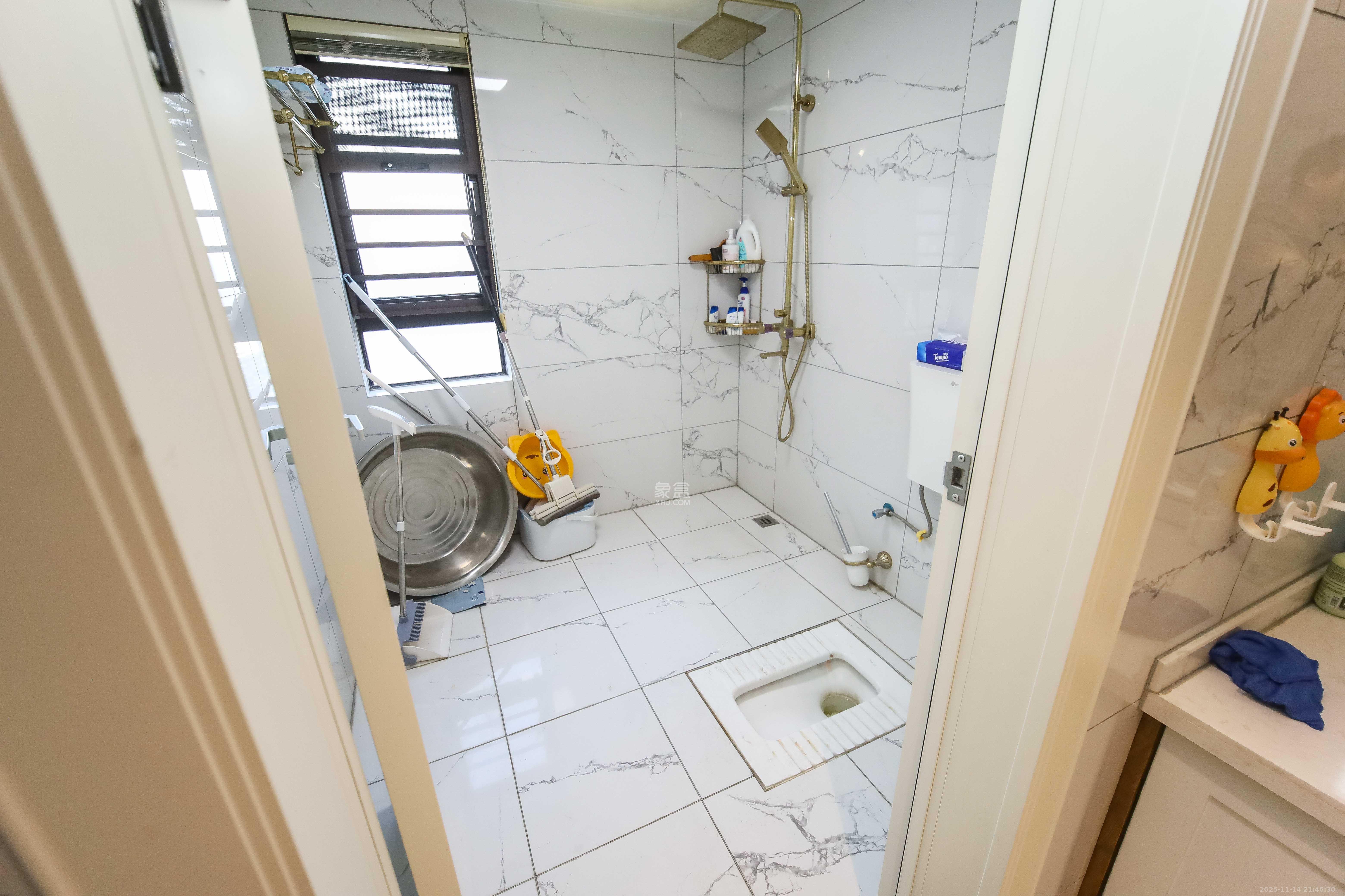 万科金域蓝湾 4室2厅2卫 550.0万 万科金域蓝湾 4室2厅2卫 550.0万卫生间