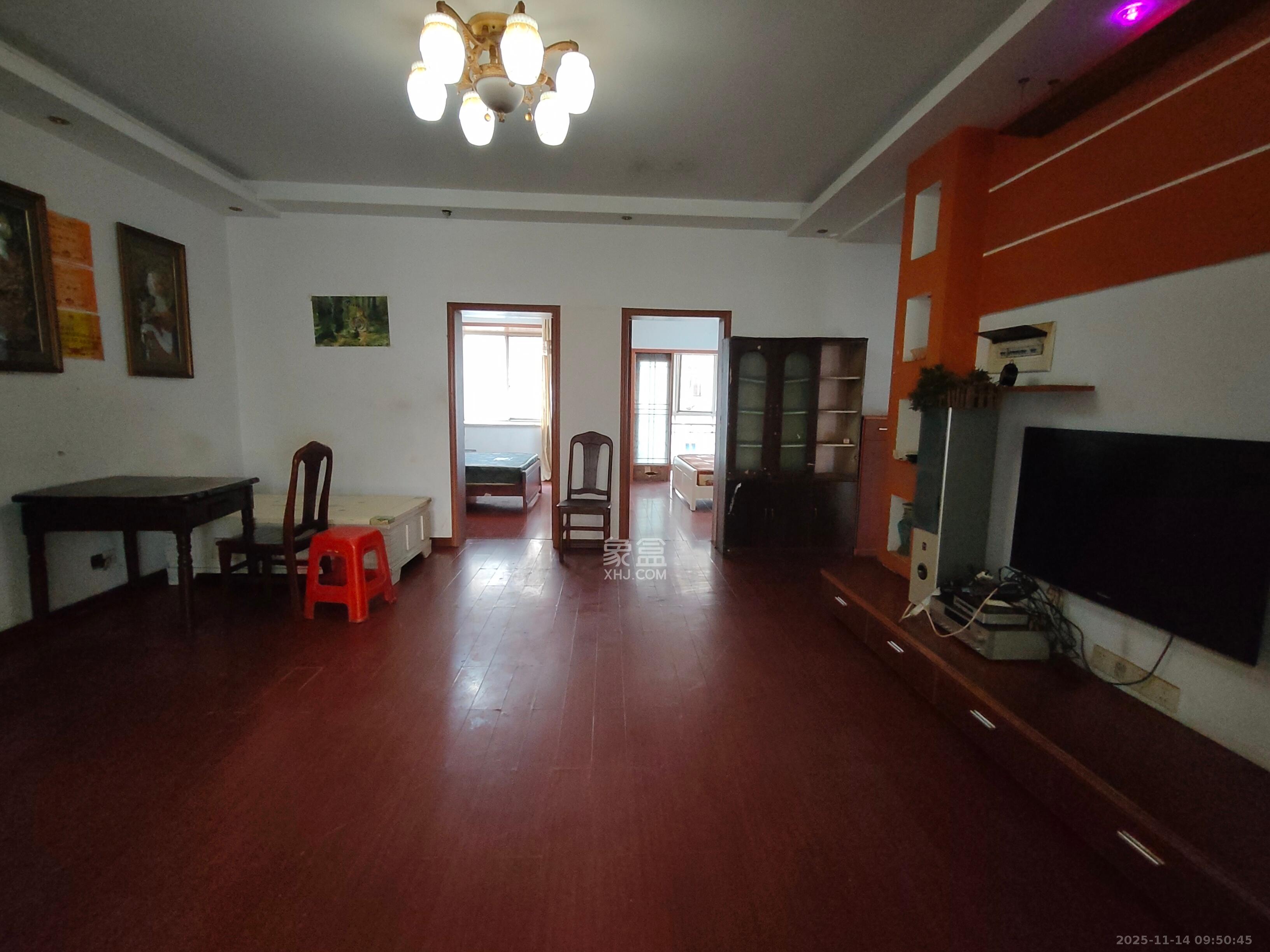 湘绣城  2室2厅1卫    1300.0元/月