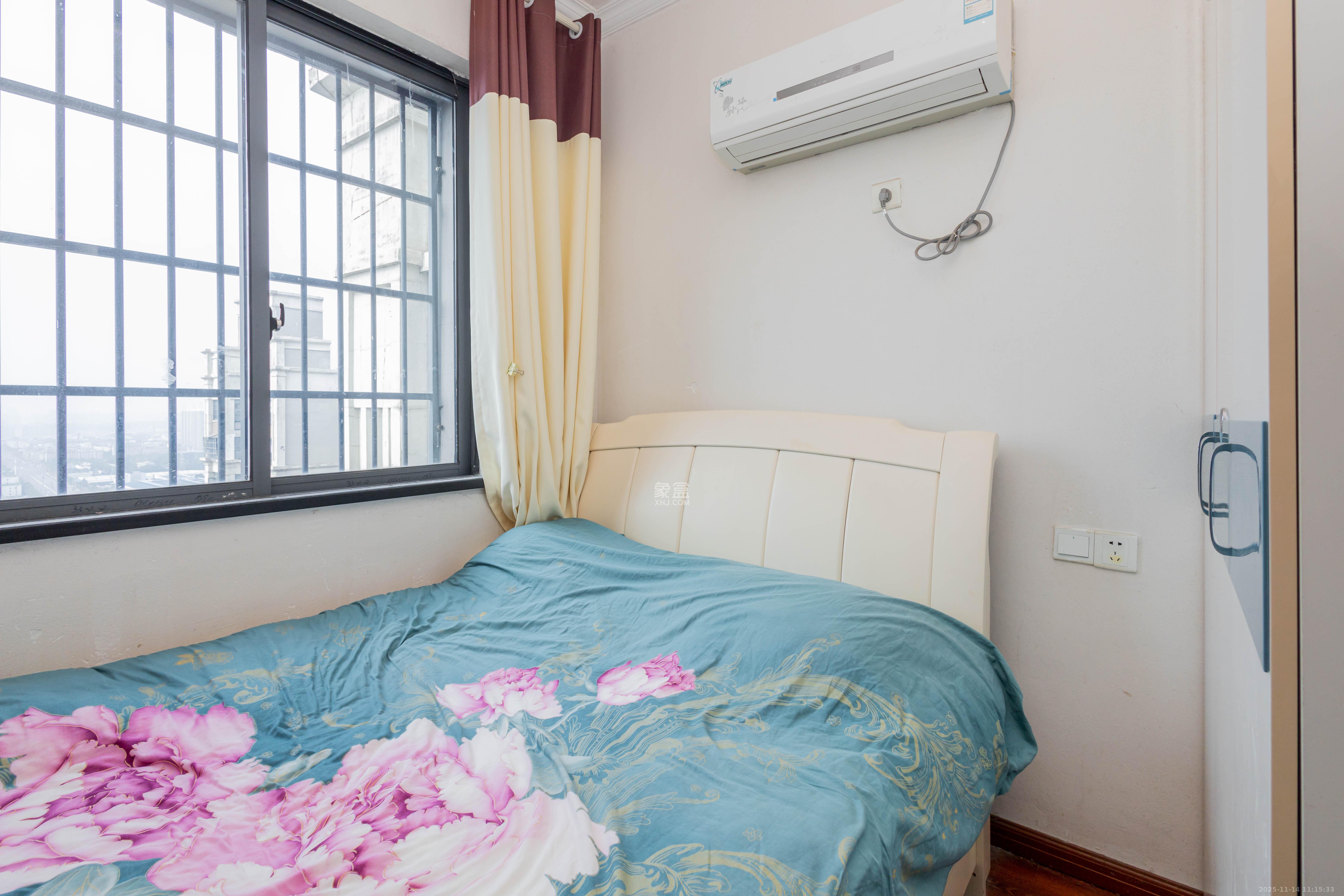 辉宏橄榄城  3室2厅1卫    48.0万卧室