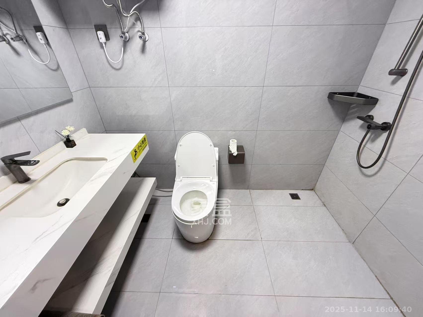 华润置地中心 1室1厅1卫 1900.0元/月 华润置地中心 1室1厅1卫 1900.0元/月室内图