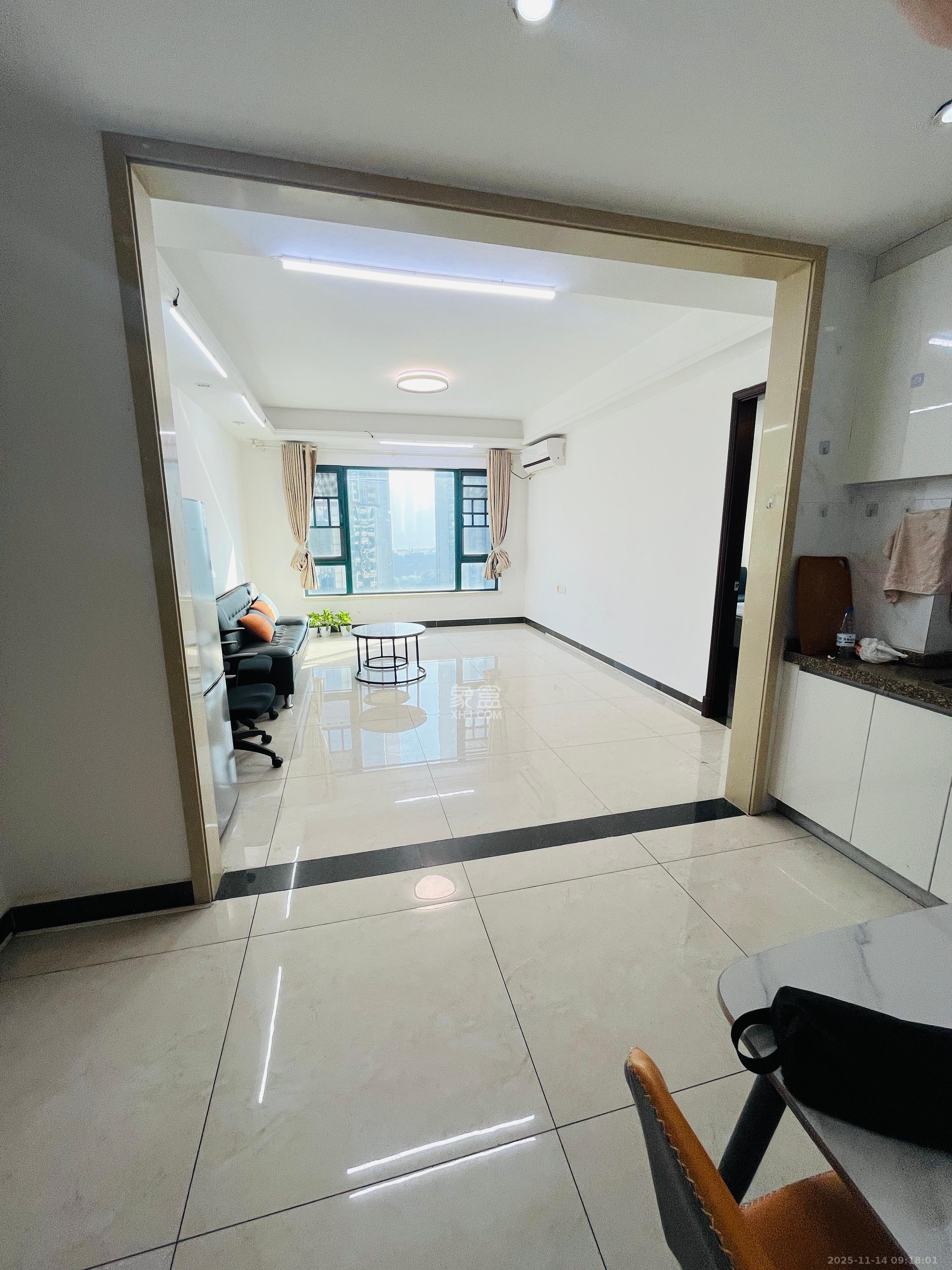 恒大御景湾  1室1厅1卫    2500.0元/月