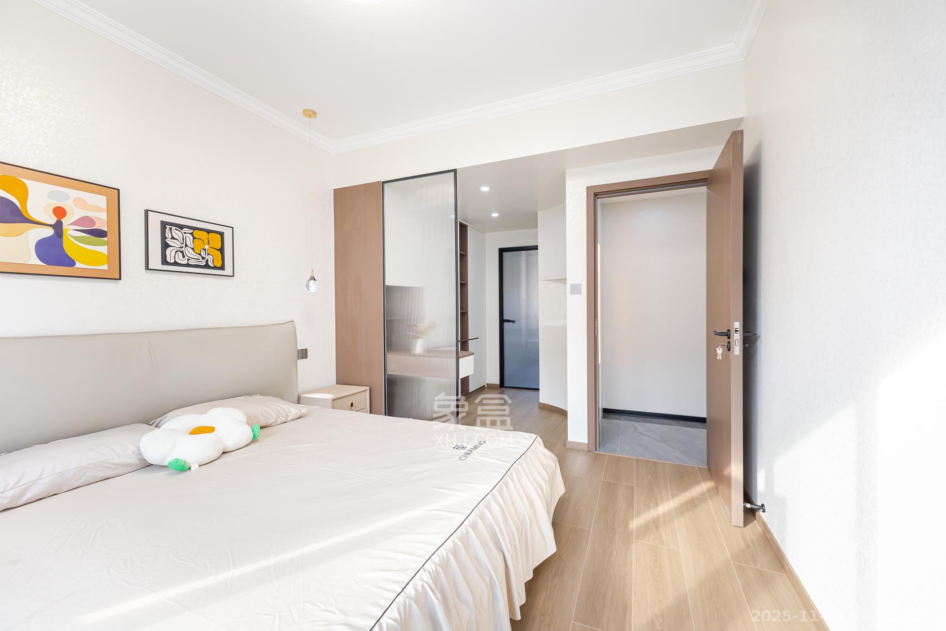 龙湖璟宸原著（龙湖紫宸）  4室2厅2卫    109.8万卧室