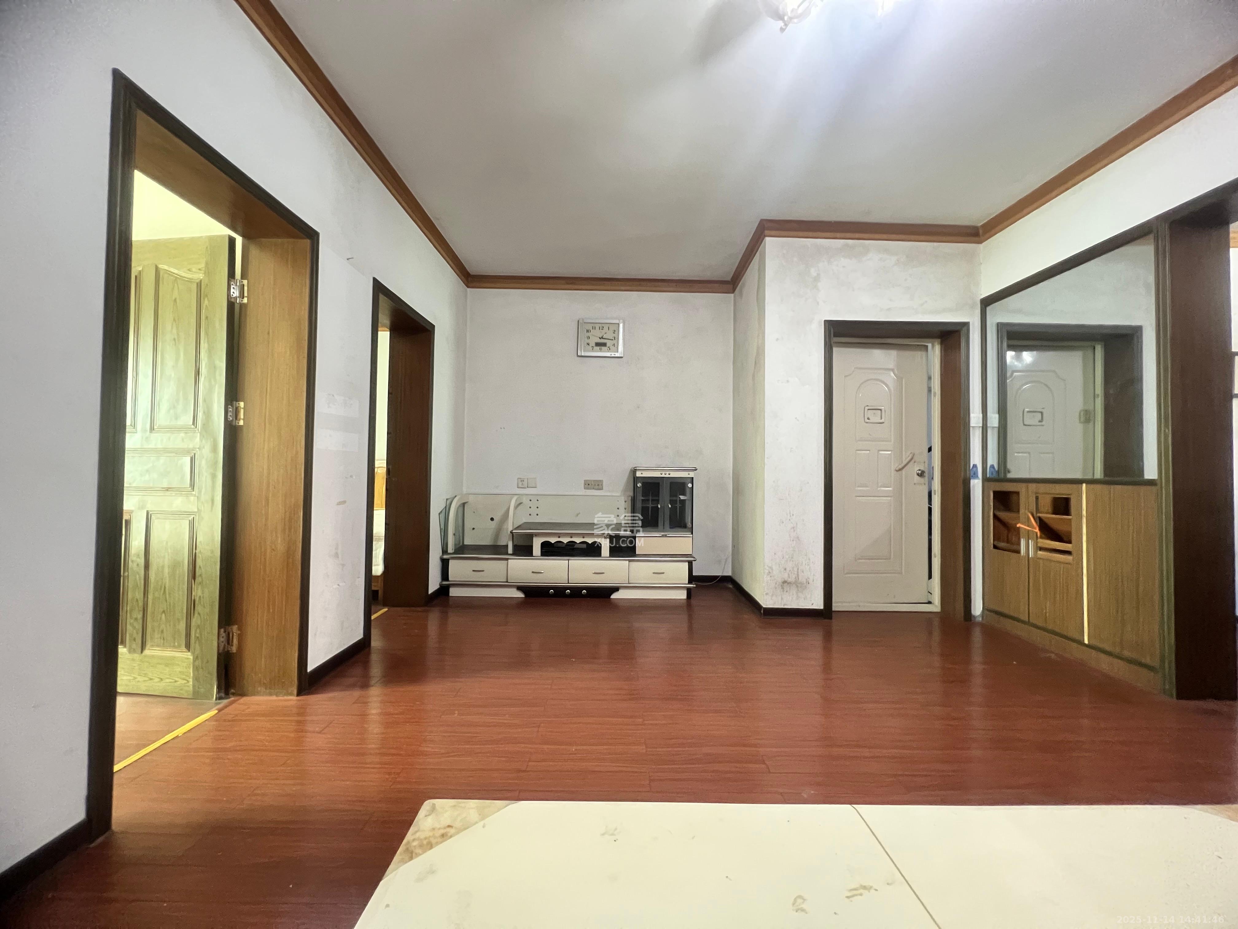 中南汽车世界  1室0厅0卫    1000.0元/月