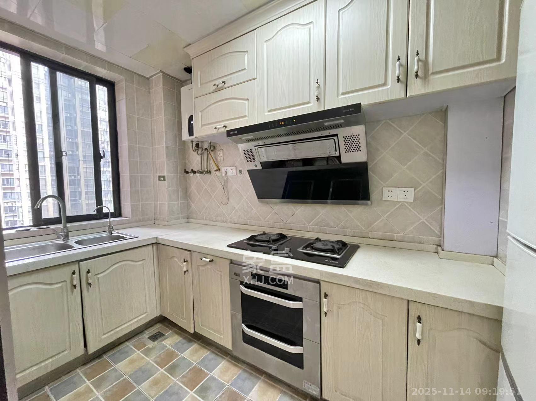 百纳广场（百纳公寓）  3室1厅1卫    3000.0元/月室内图