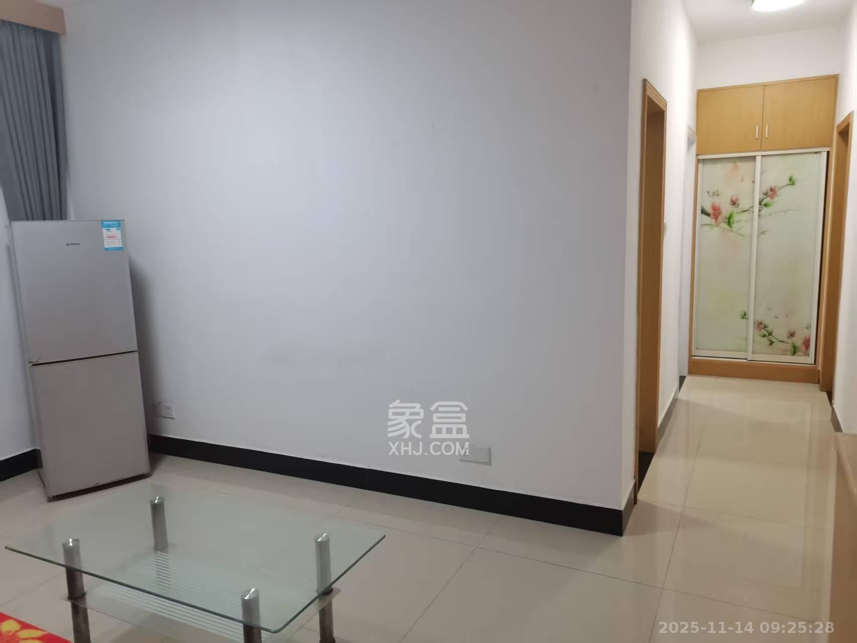 黄鹤小区4片  1室1厅1卫    1300.0元/月