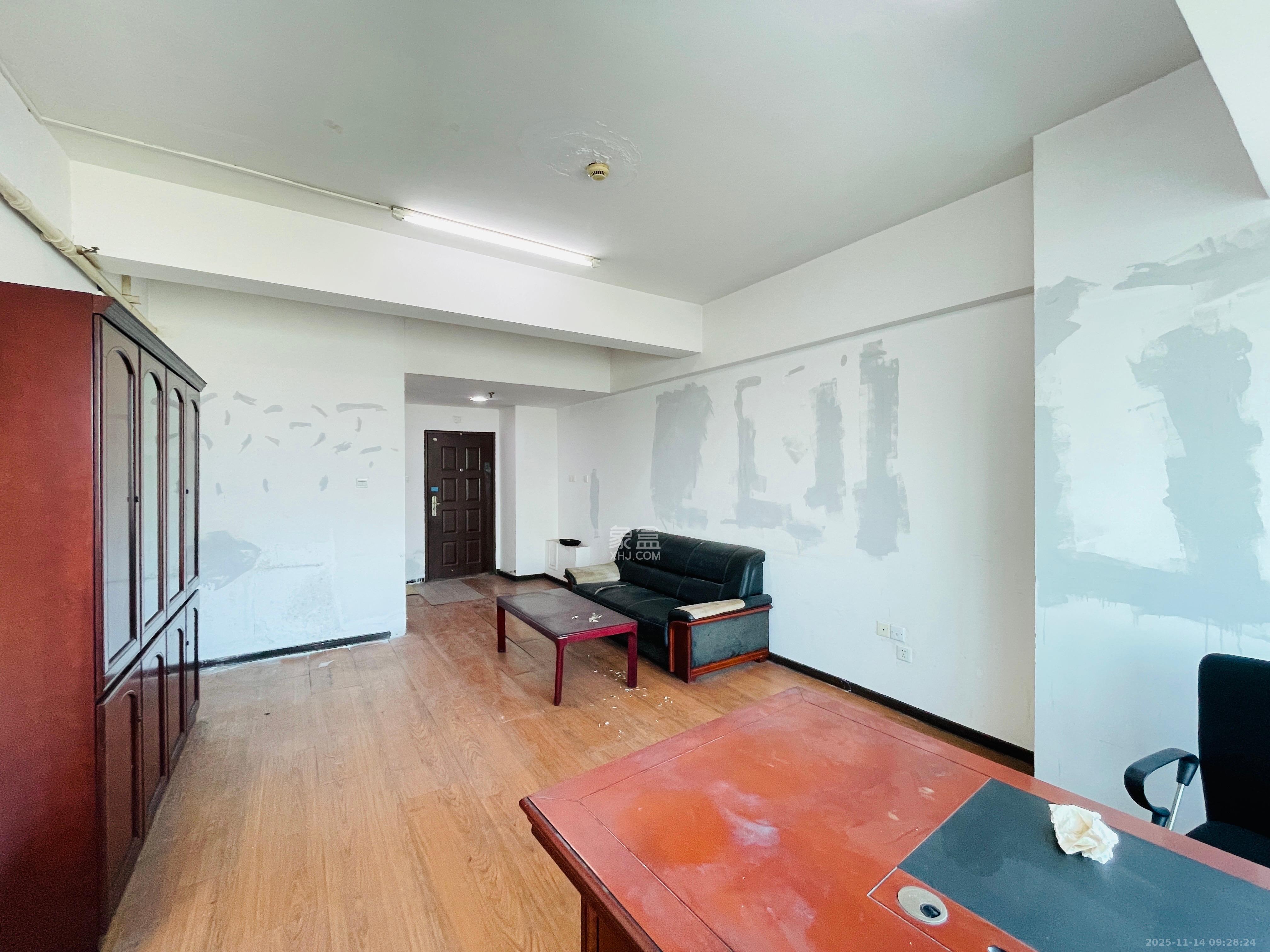 上城星座  1室0厅1卫    1200.0元/月室内图