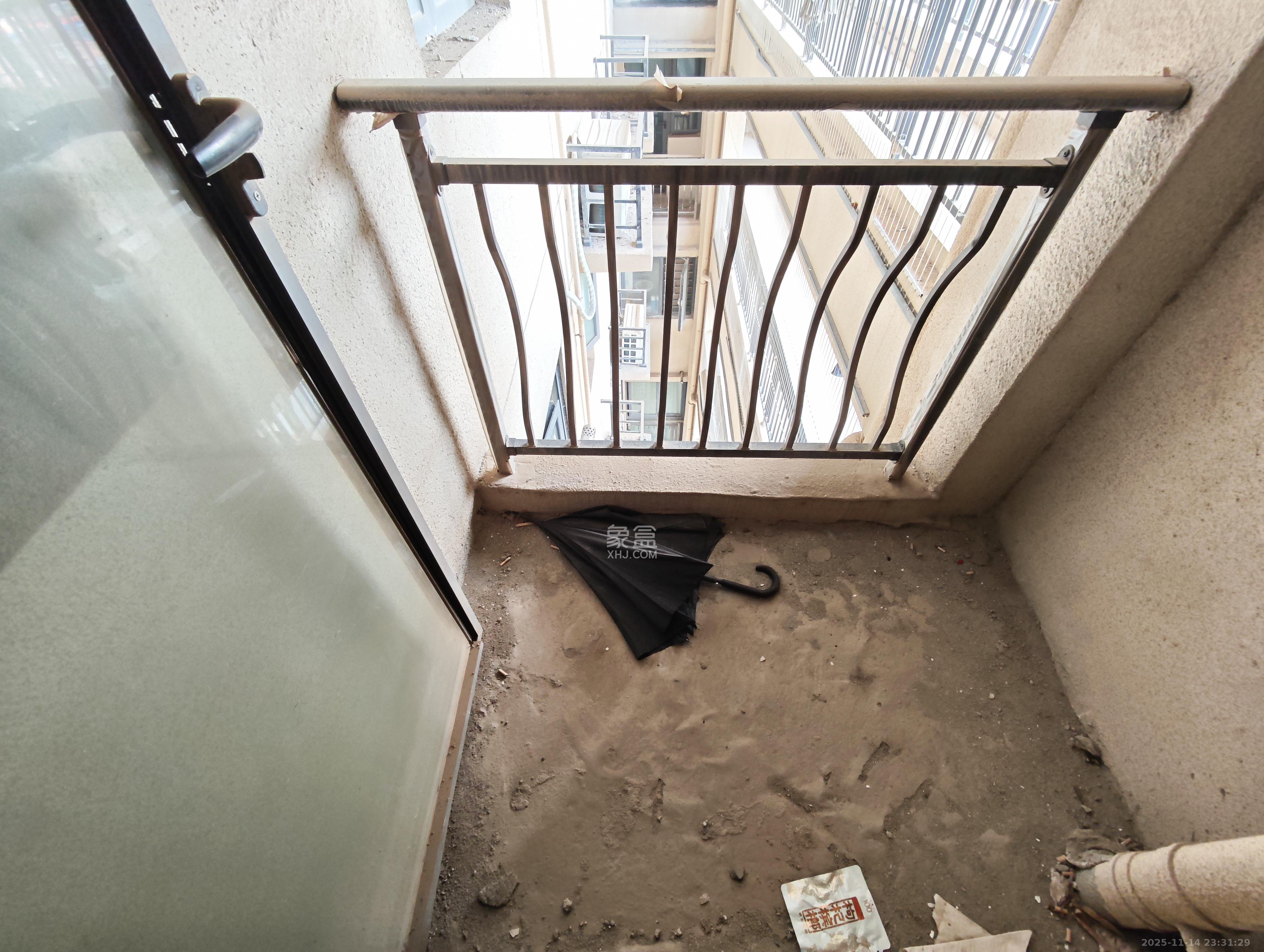 碧桂园南城首府（东宸林海）  3室2厅2卫    72.8万阳台