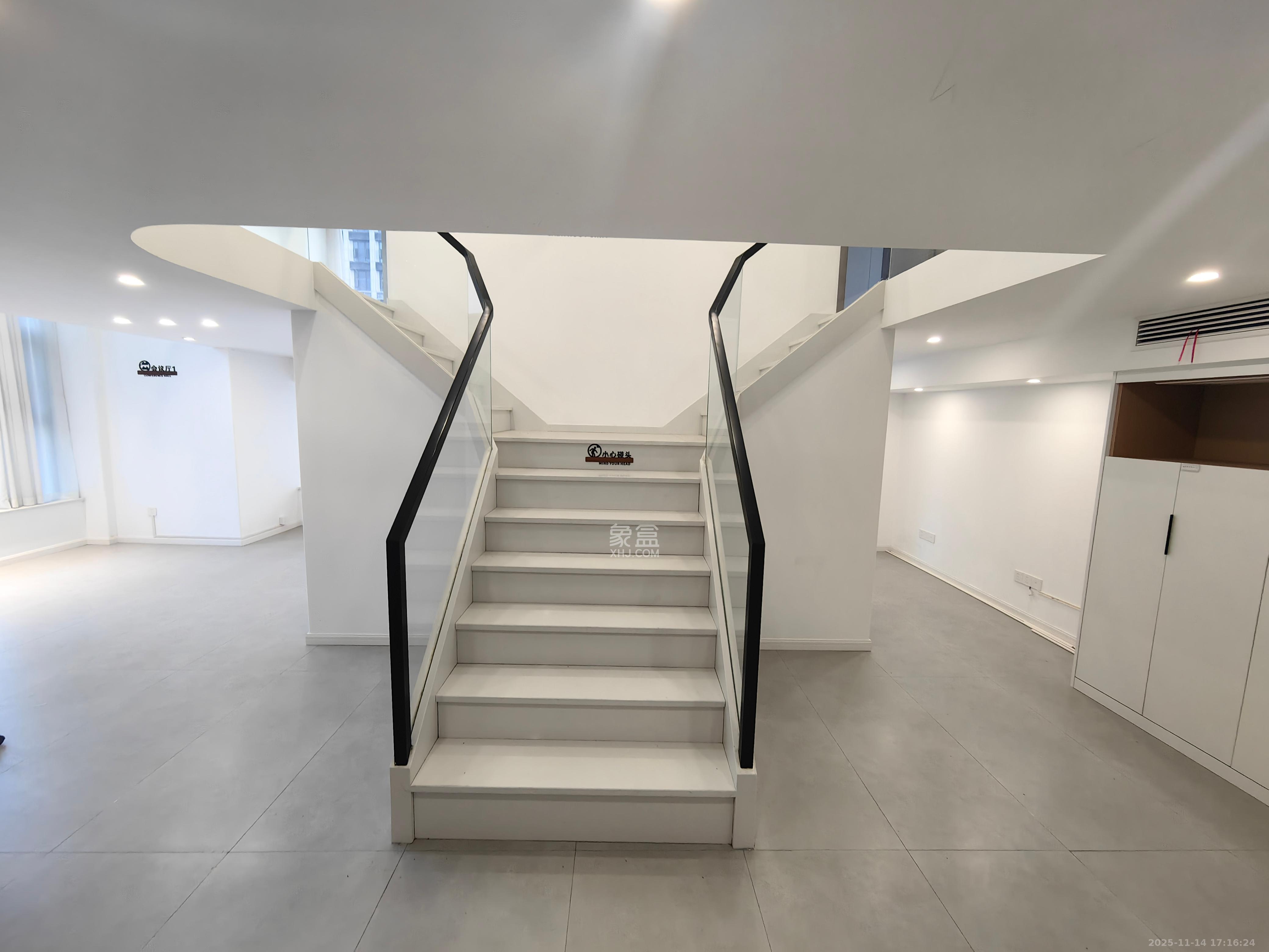 正荣梅溪紫阙台 3室2厅2卫 5800.0元/月 正荣梅溪紫阙台 3室2厅2卫 5800.0元/月室内图