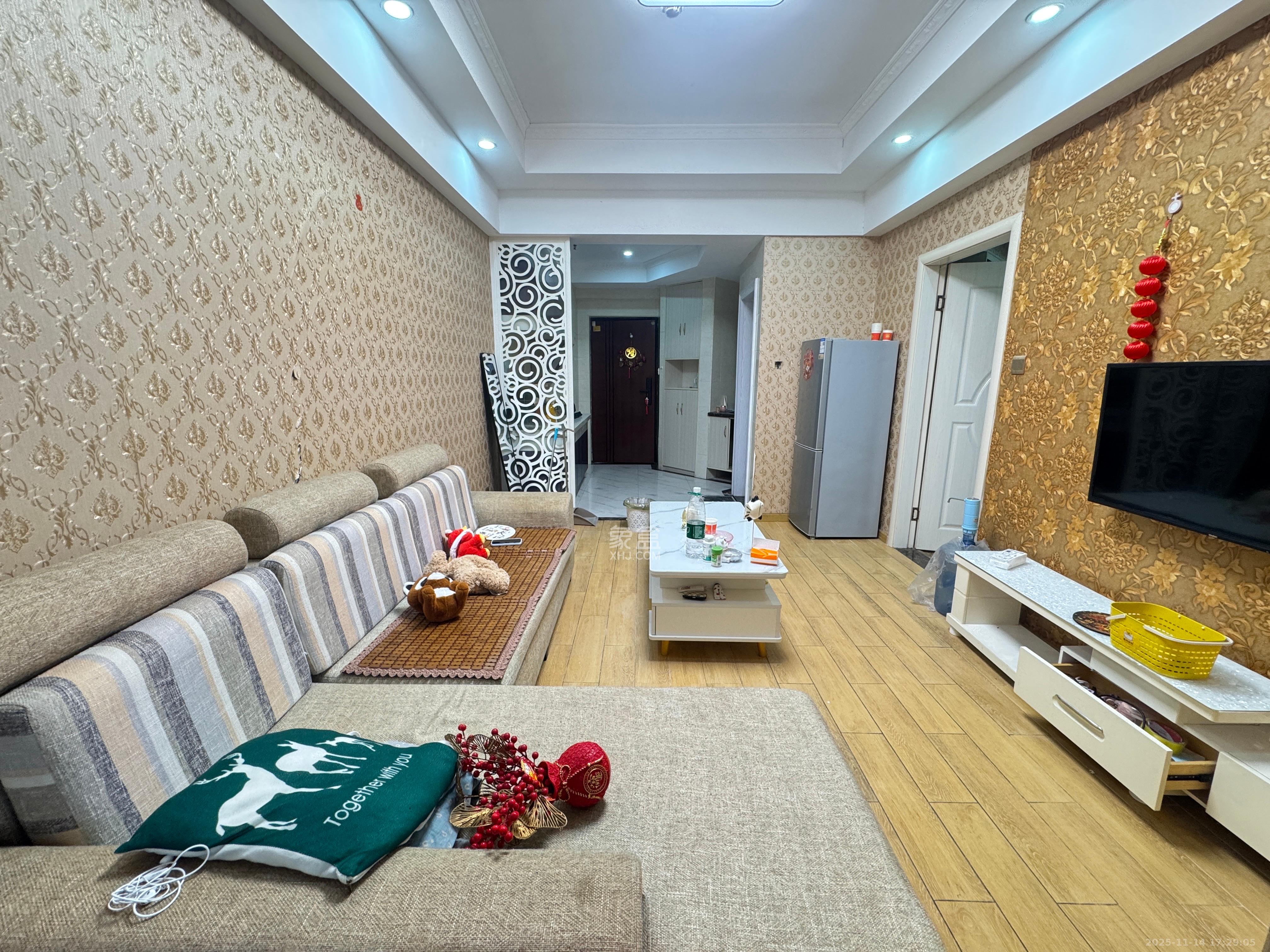 达美D6区  1室1厅1卫    1900.0元/月室内图