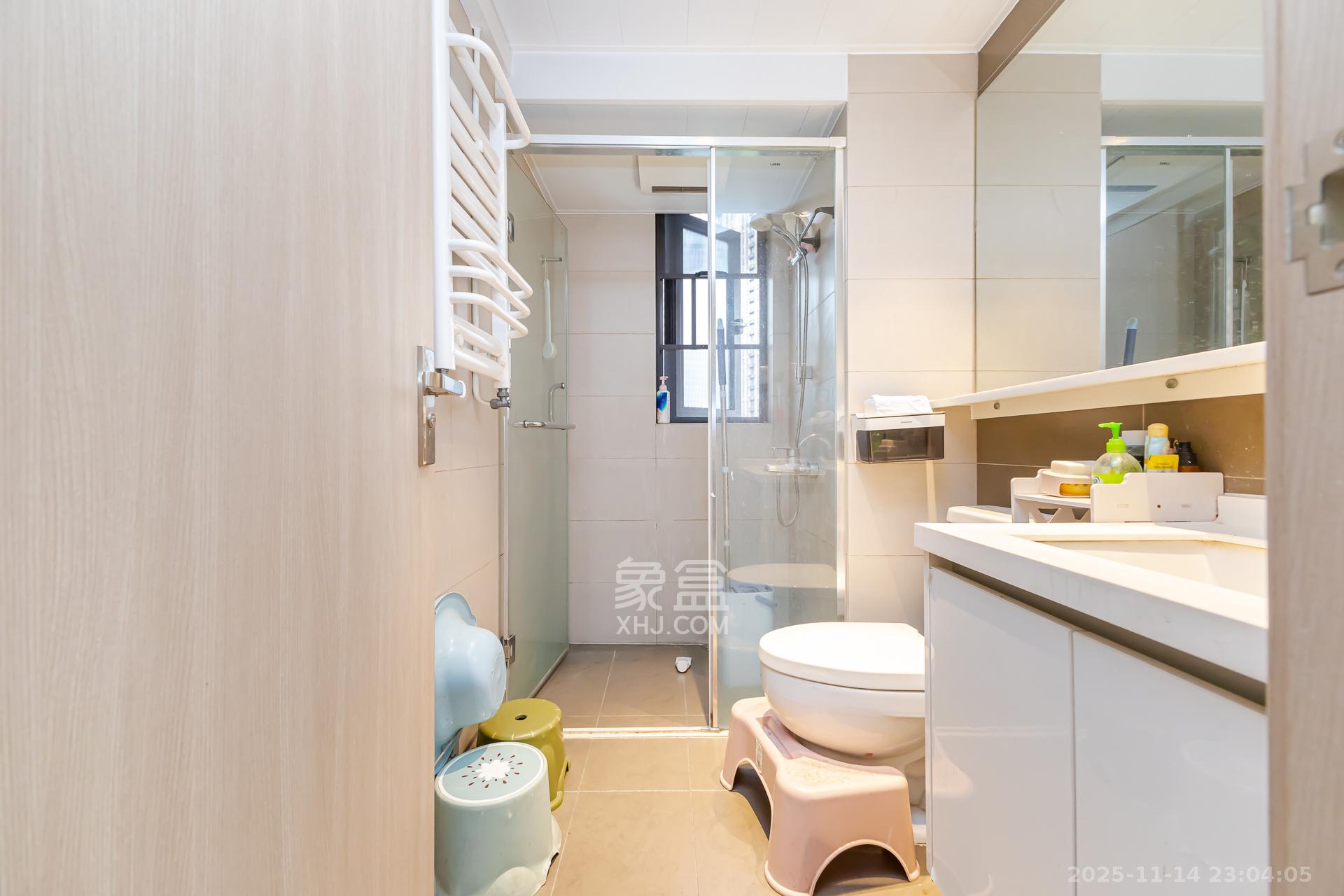 时代倾城五期 2室2厅1卫 69.5万 时代倾城五期 2室2厅1卫 69.5万卫生间