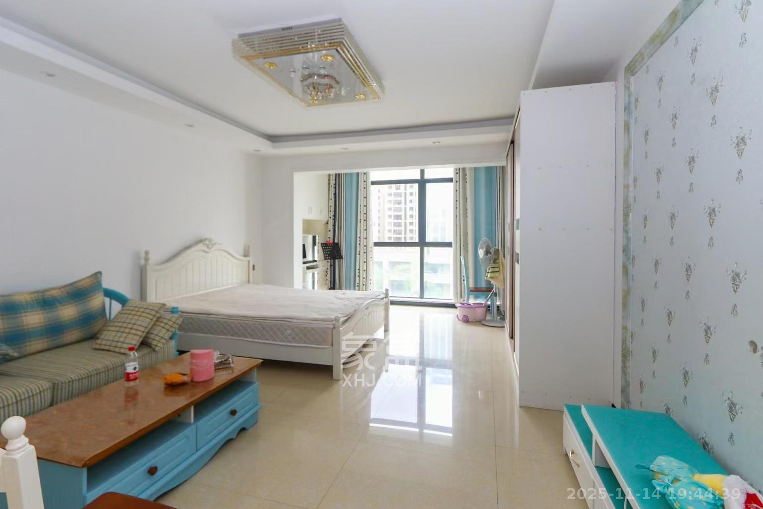 阳光100三期  1室1厅1卫    1600.0元/月室内图