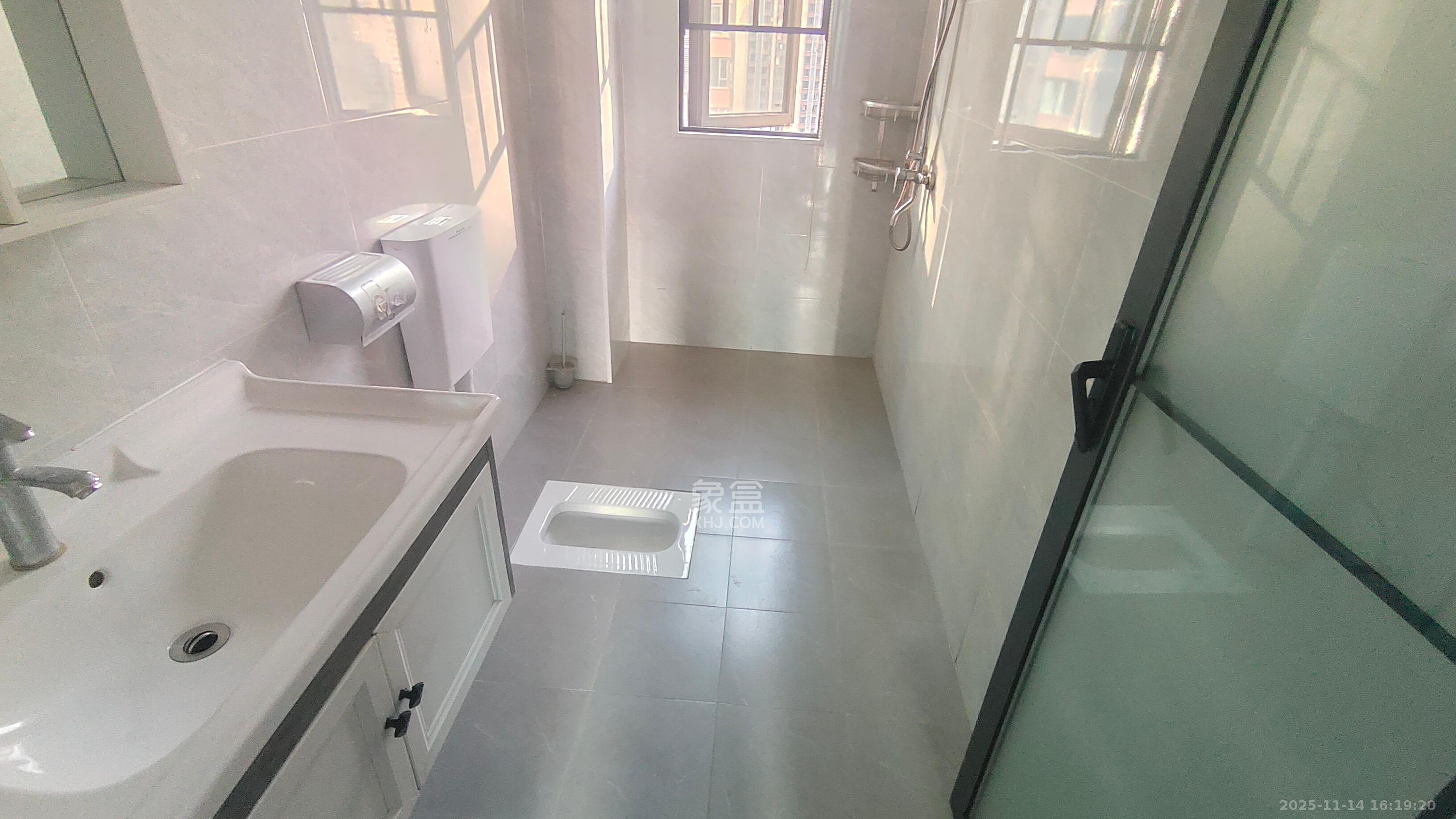 中建钰和城  3室2厅2卫    3200.0元/月室内图