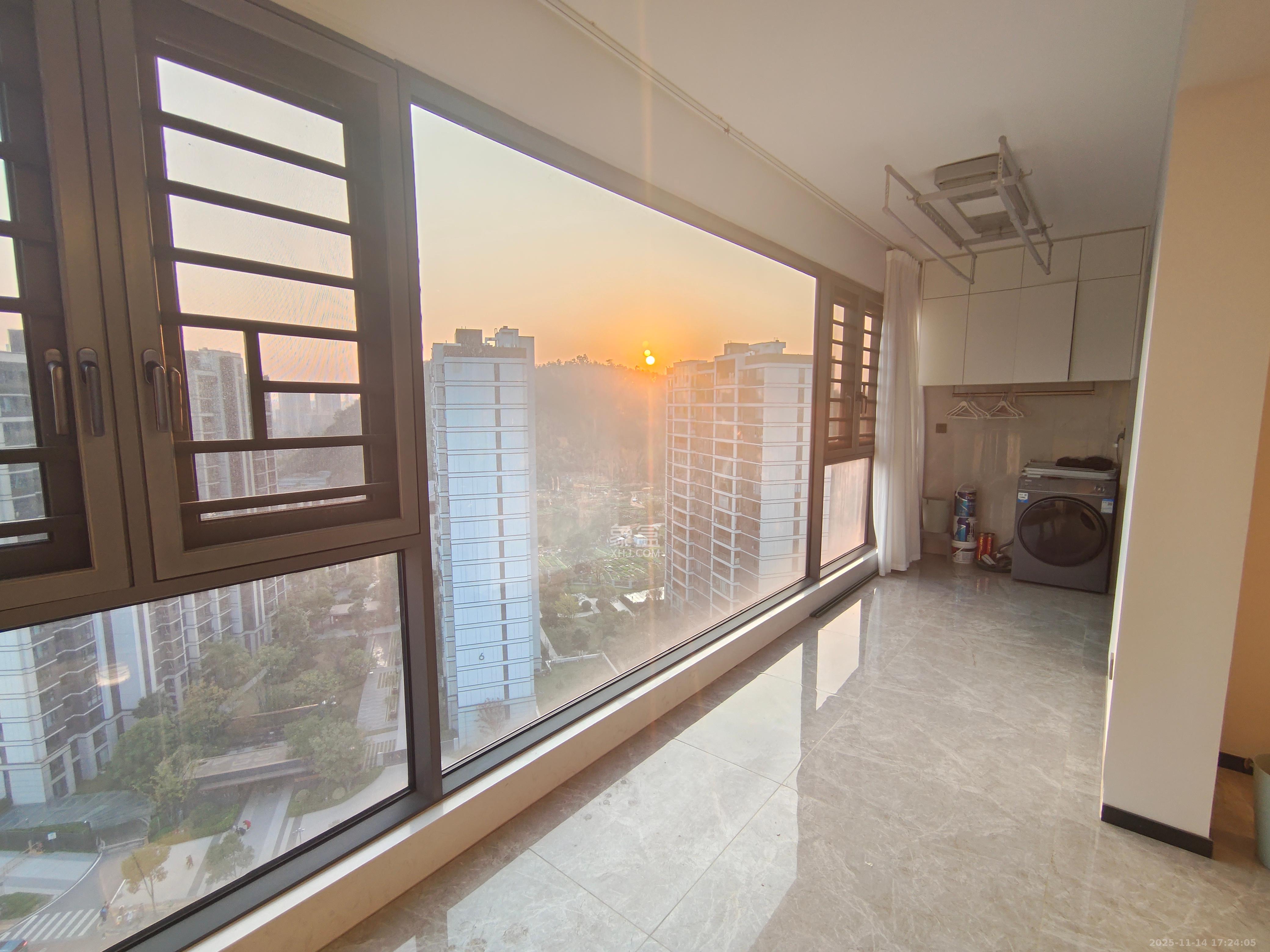 招商雍山湖  4室2厅3卫    4500.0元/月室内图