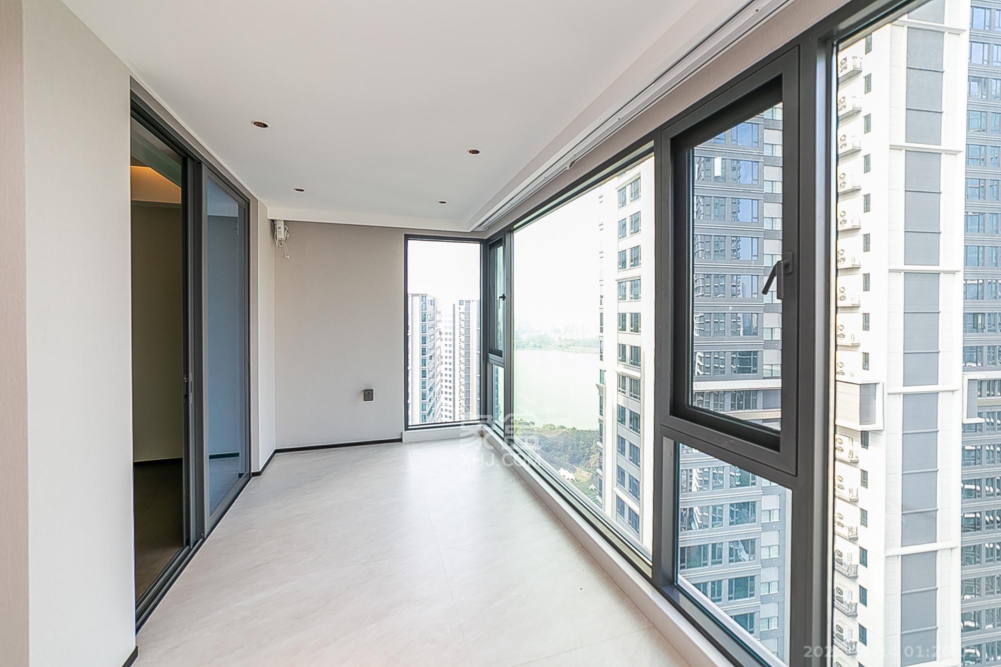 中海阅湘台  4室2厅3卫    480.0万阳台